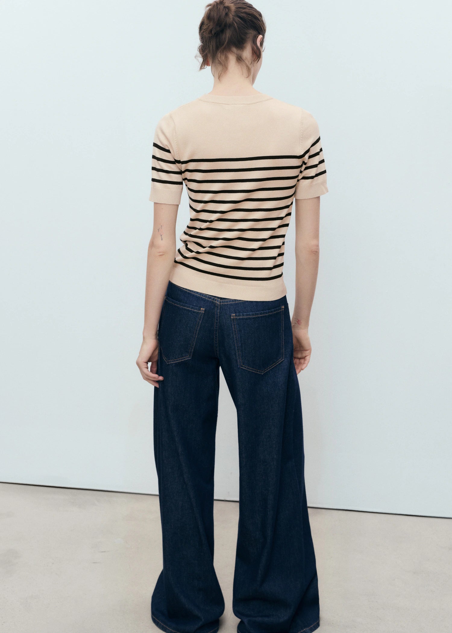 Short Sleeved Fine Knit Sweater