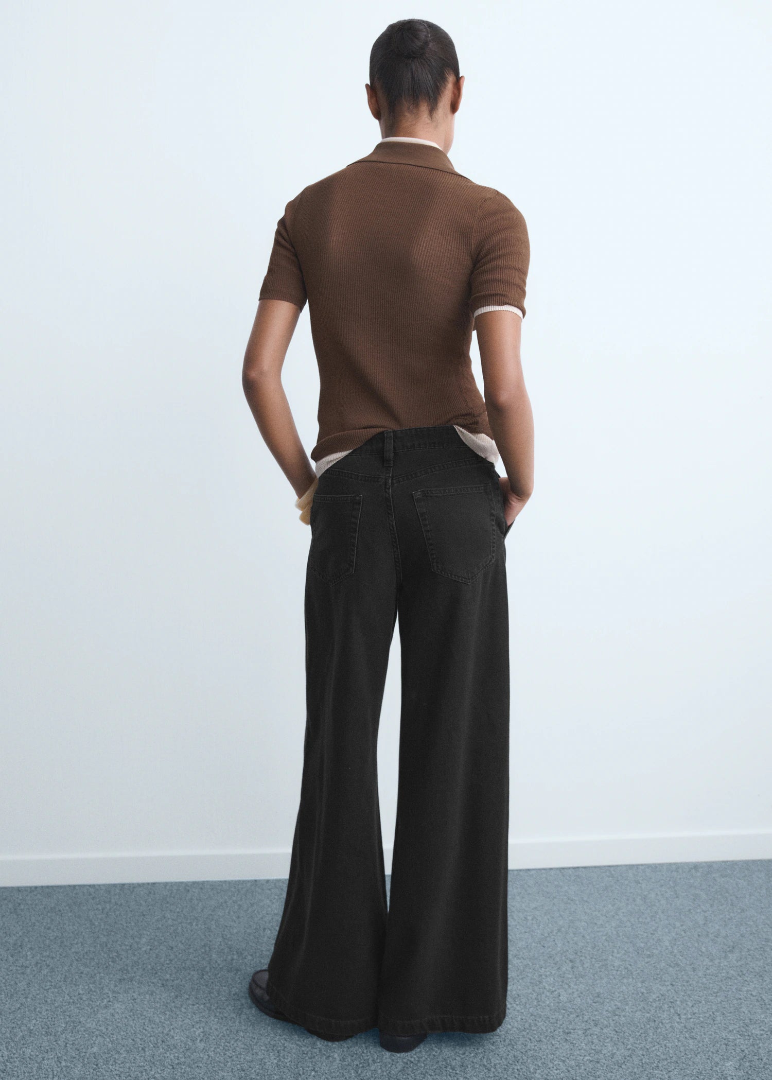 Wide Leg Pleated Jeans