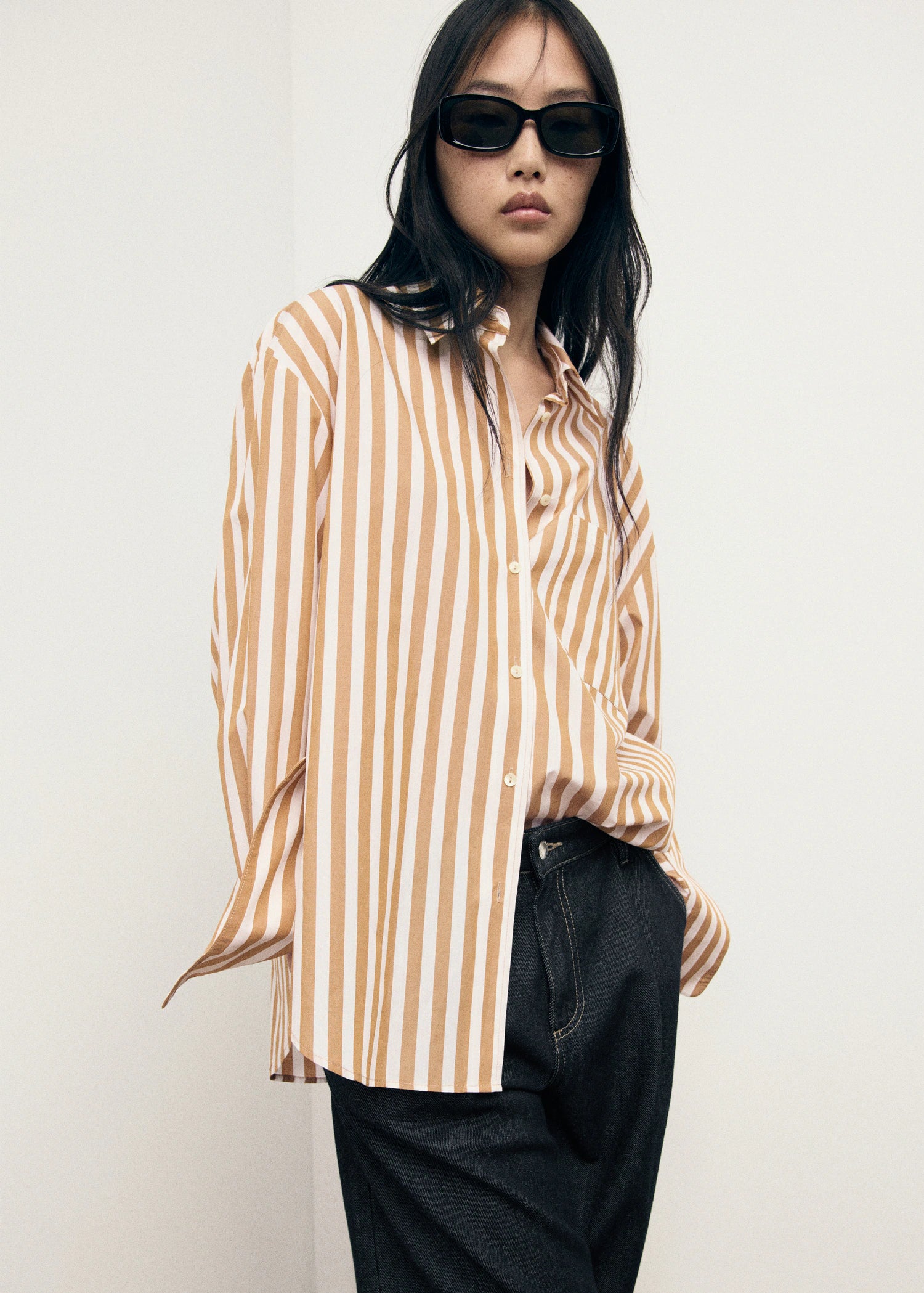 Wide Leg Pleated Jeans