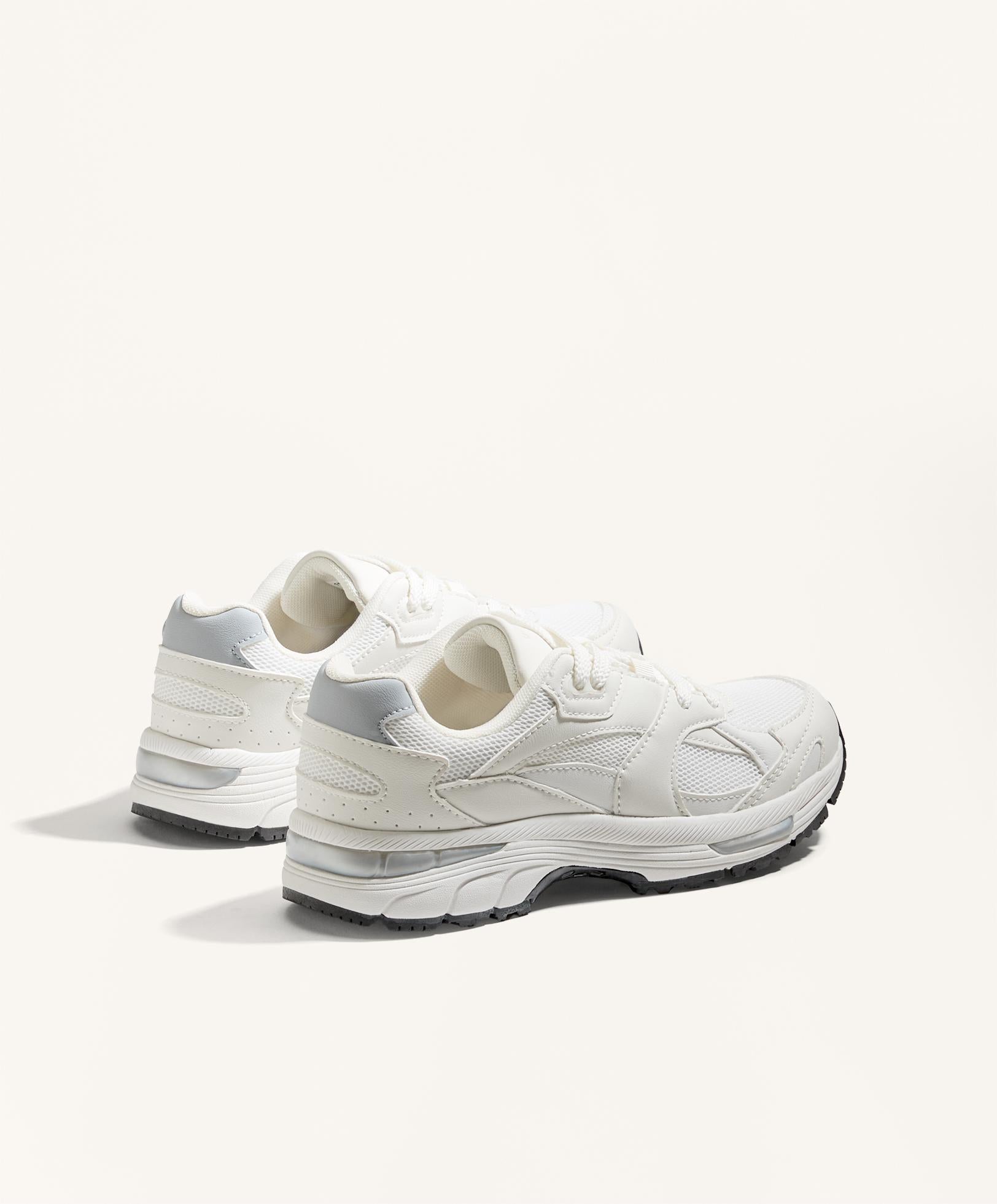 RUNNING STYLE SHOE