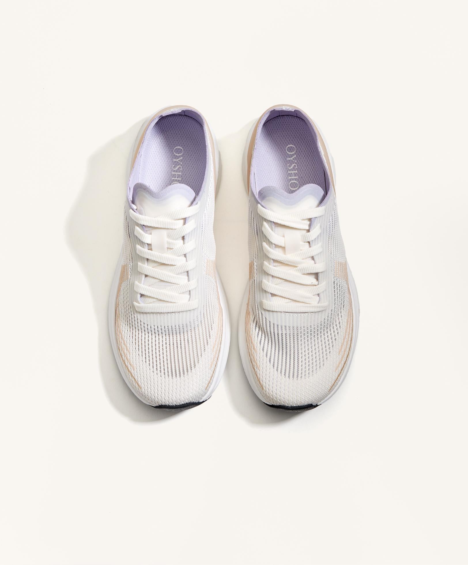RUNNING SHOES
