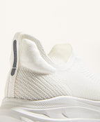 ENTRY LEVEL LACELESS RUNNING SHOE