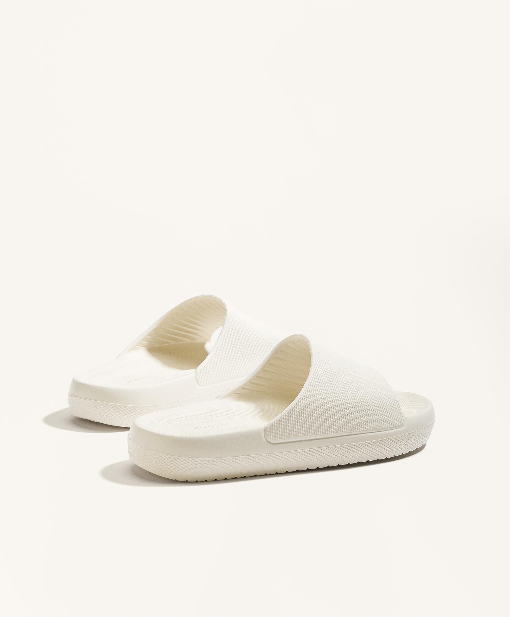 BEACHWEAR SANDALS