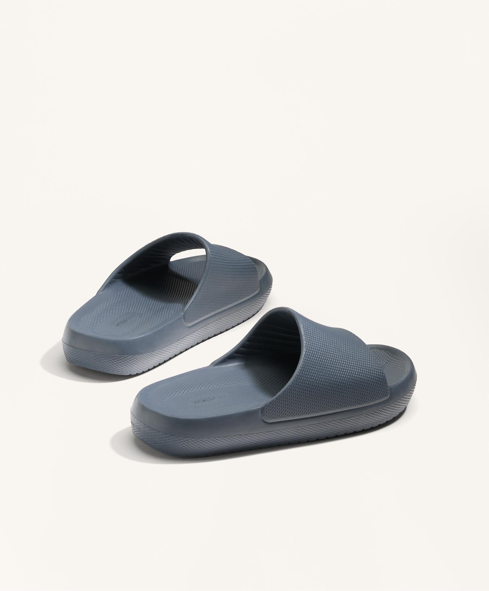 BEACHWEAR SANDALS