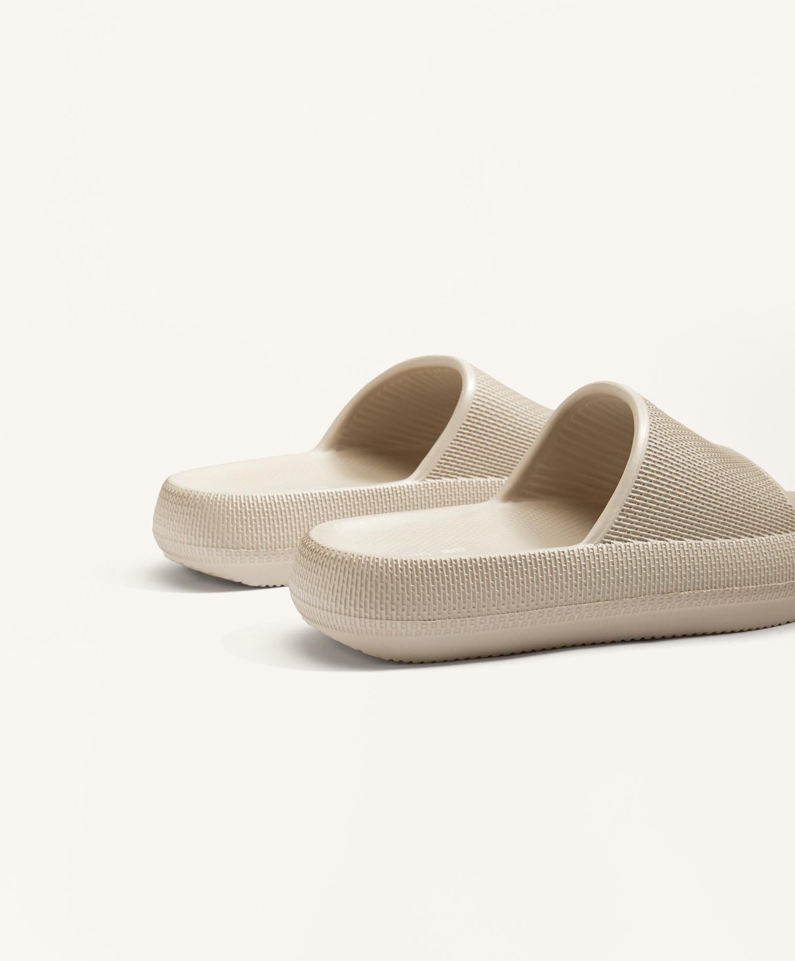 PLATFORM SANDAL