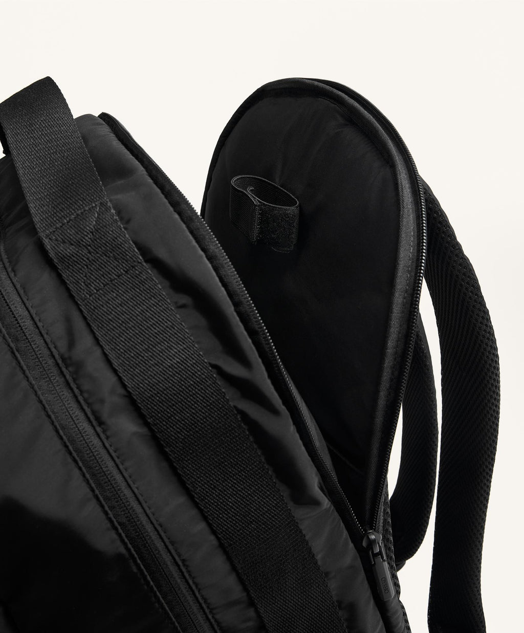 MULTIFUNCTIONAL BACKPACK