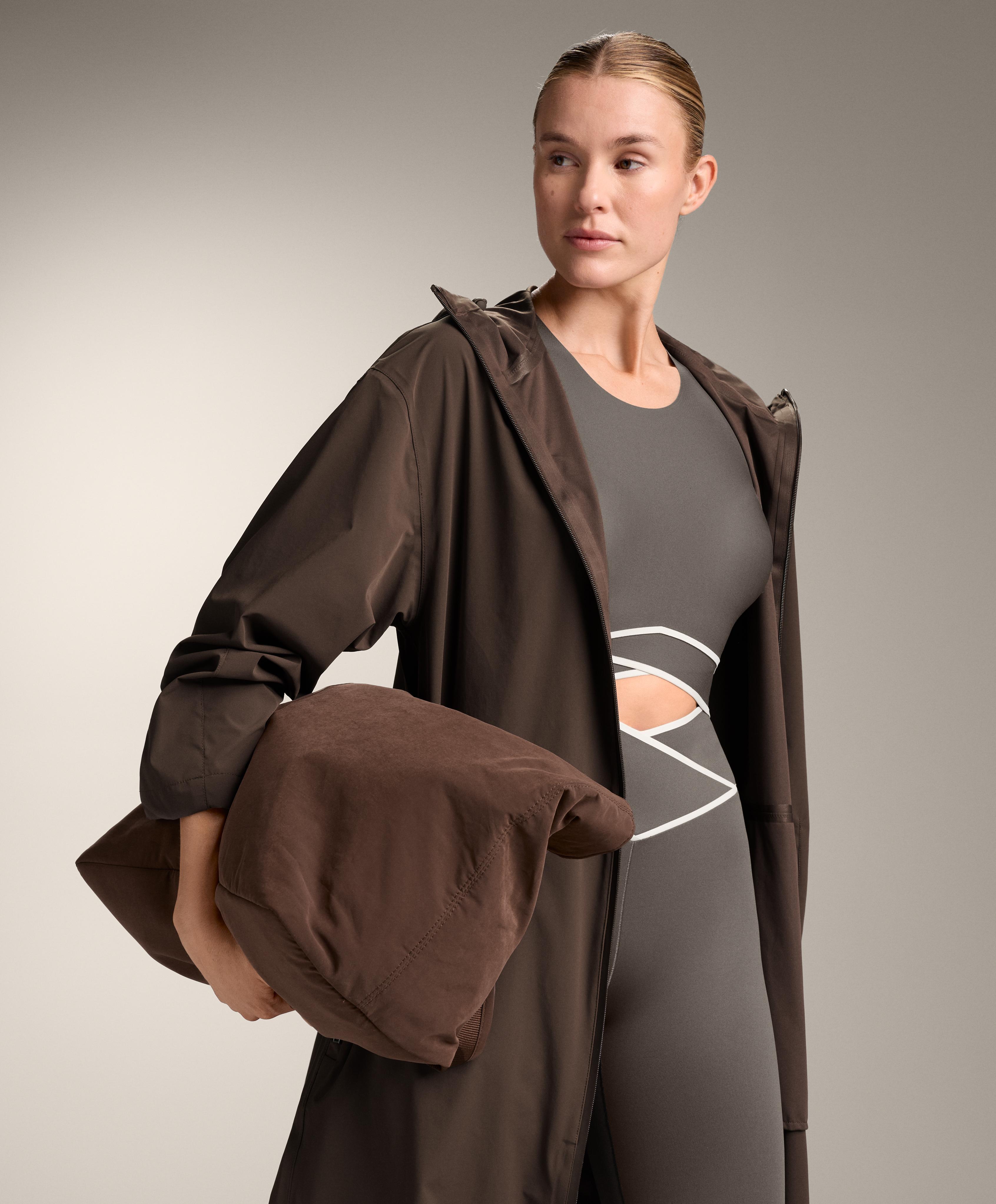 PERFECT ADAPT CROSSOVER STRAP TANK TOP