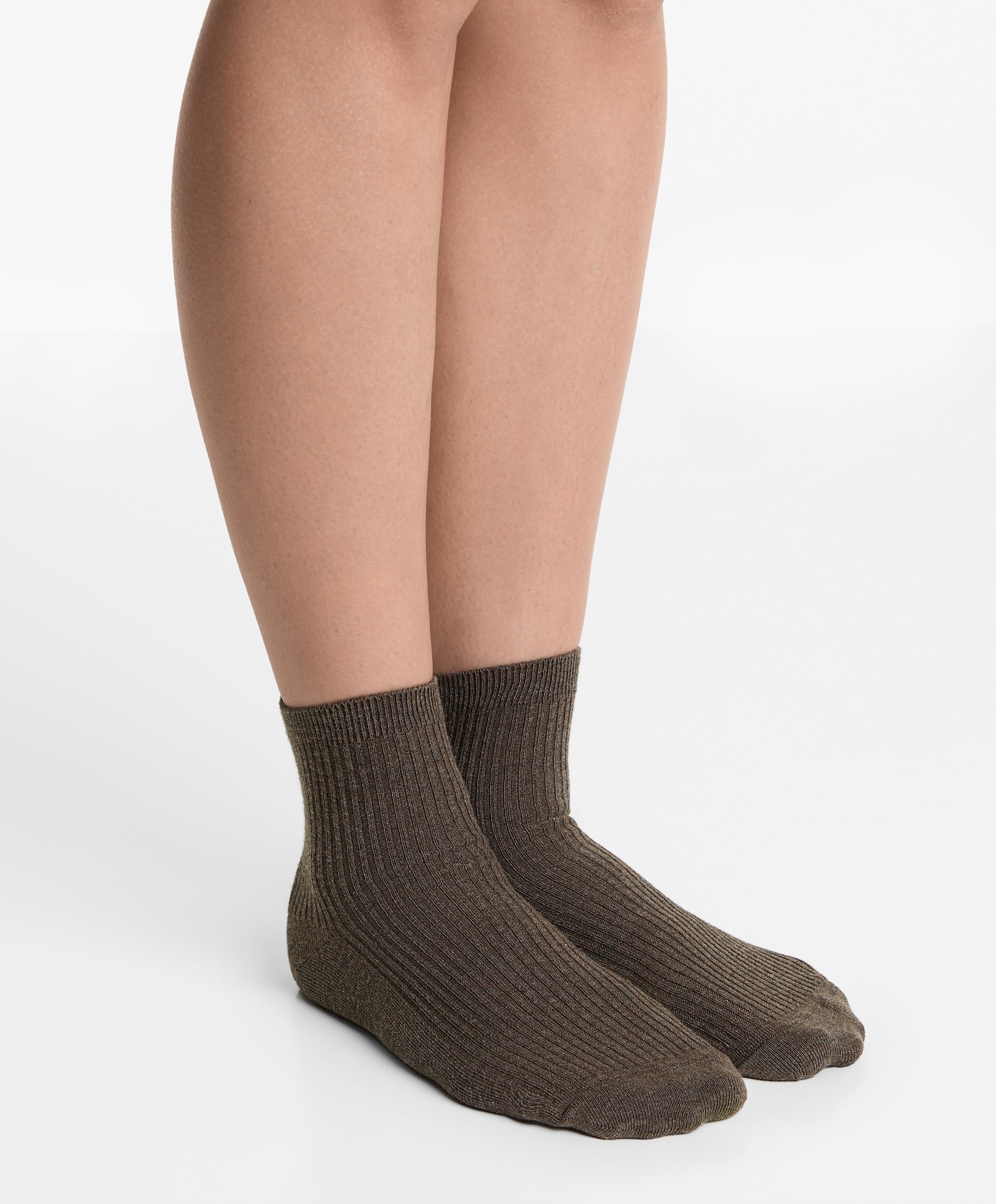 5 PAIRS OF CLASSIC SOCKS WITH COTTON