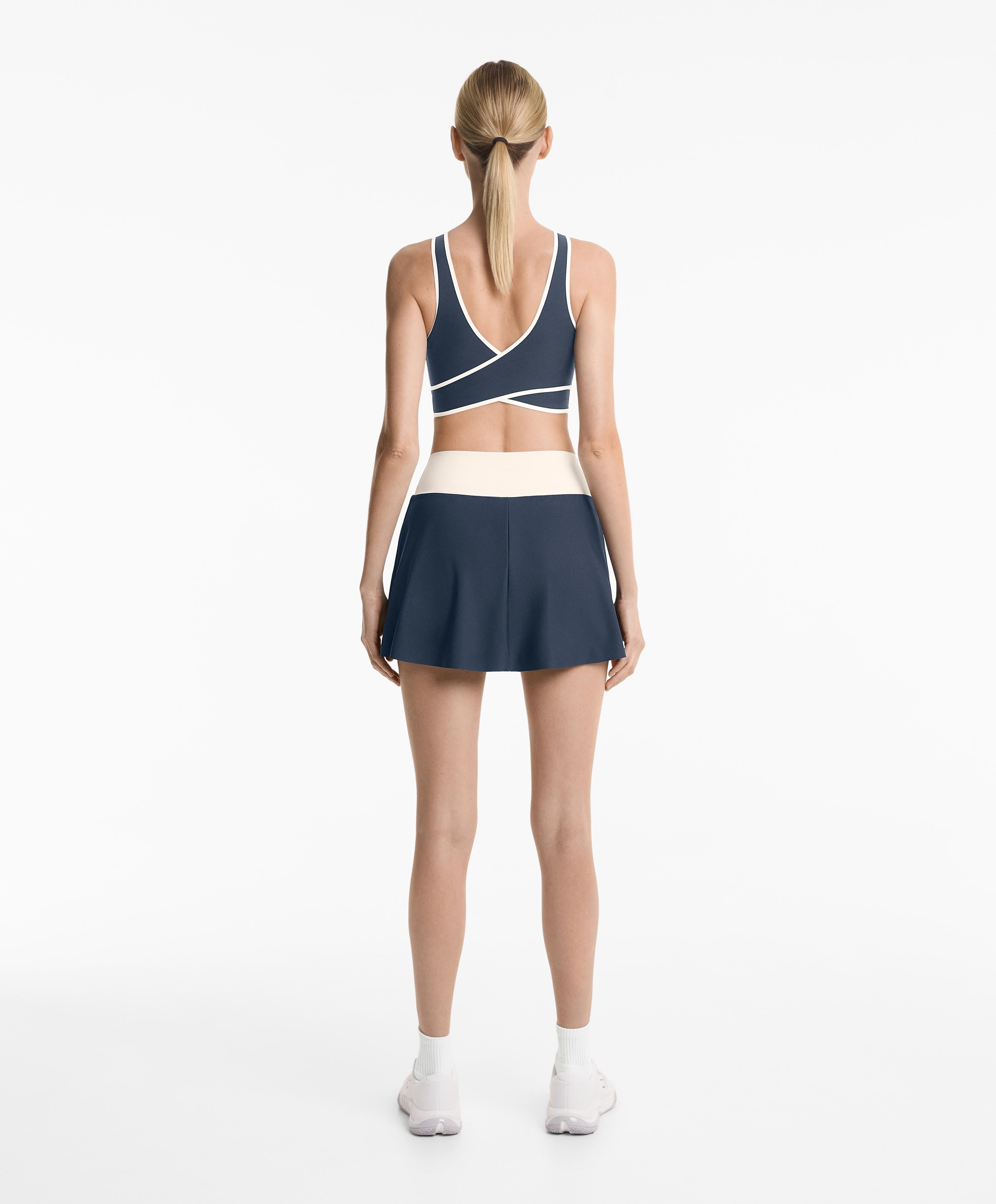 PERFECT ADAPT V WAIST SKIRT