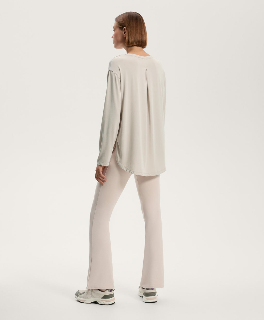 LONG SLEEVE T SHIRT WITH BACK PLEAT IN A MODAL BLEND