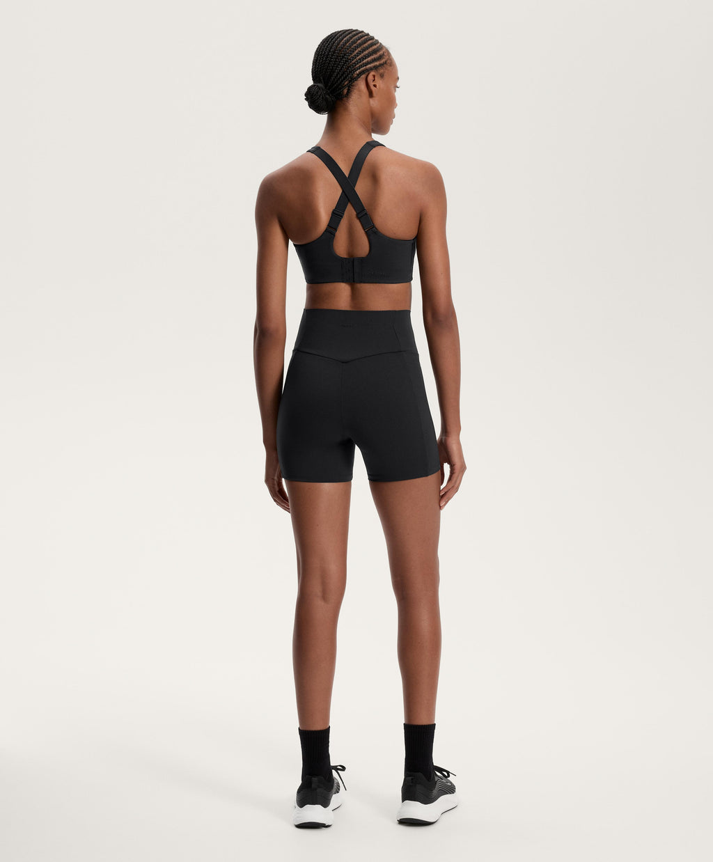HIGH RISE COMPRESSIVE POCKET 10 CM HOT PANTS