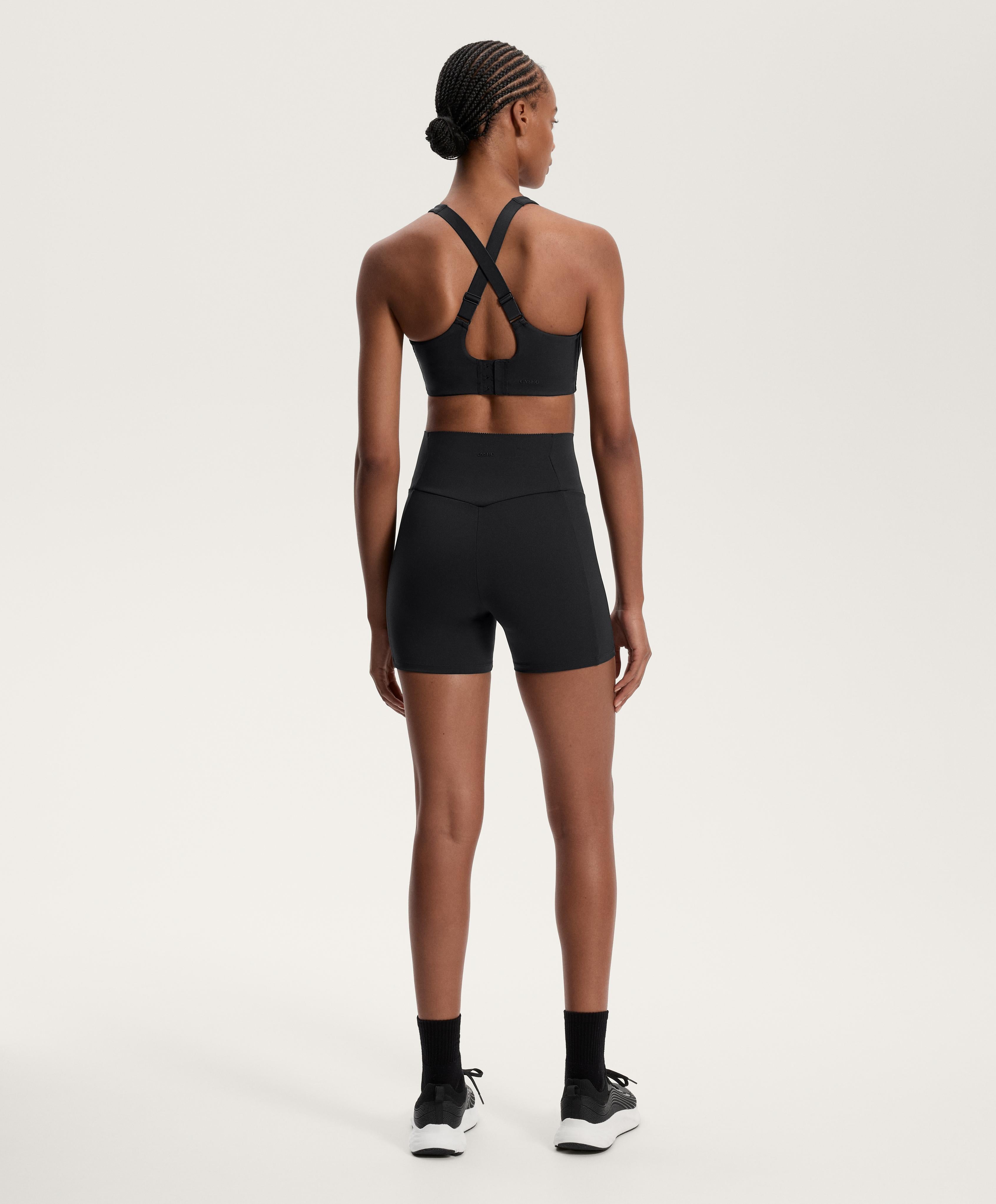 HIGH RISE COMPRESSIVE POCKET 10 CM HOT PANTS