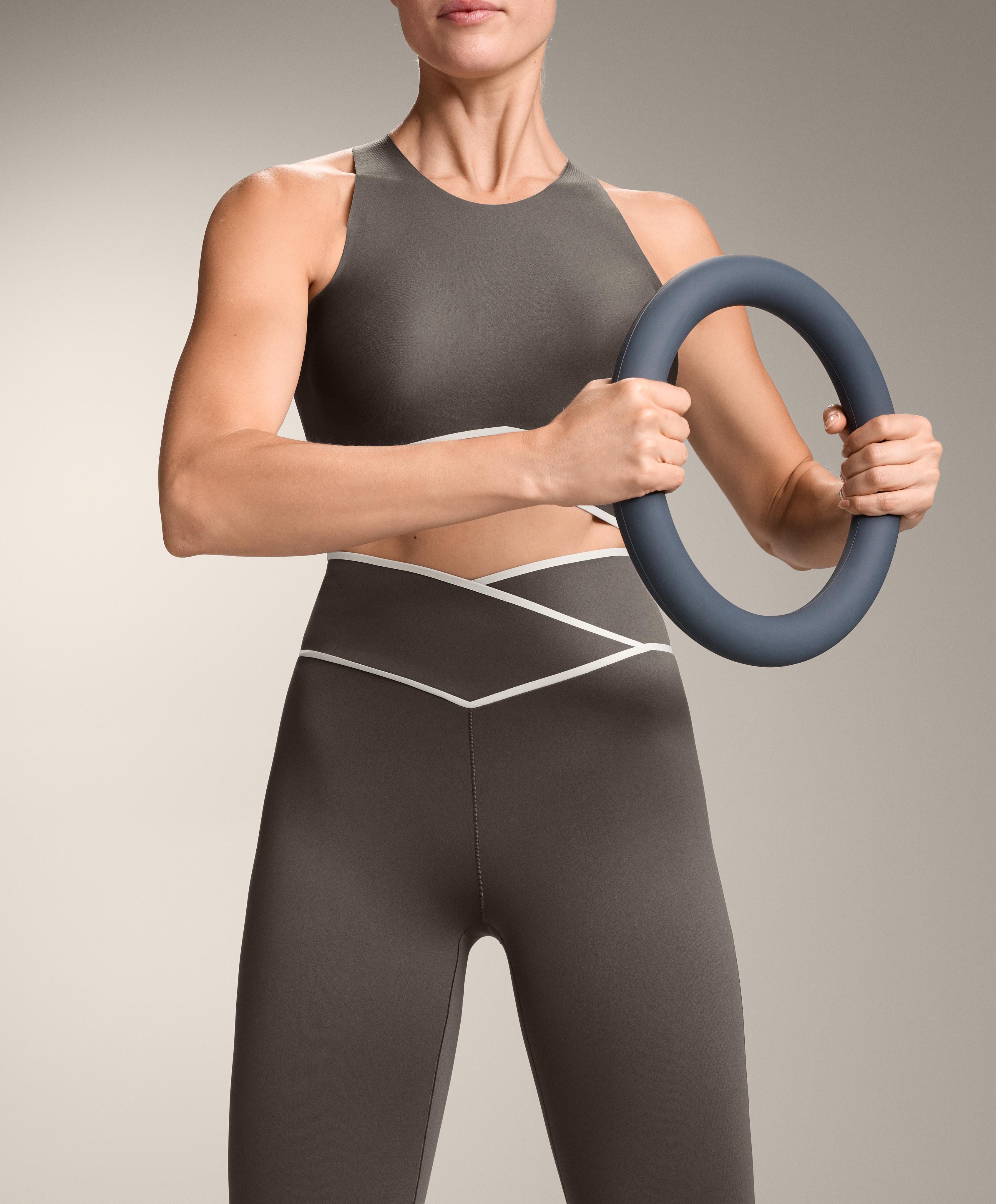 PERFECT ADAPT ANKLE LENGTH LEGGINGS WITH CROSSOVER V CUT WAIST