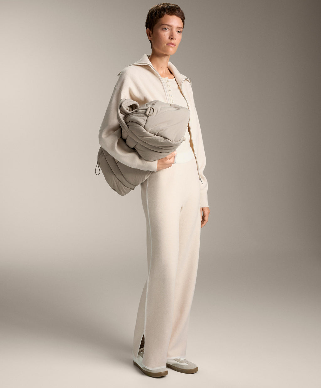 HIGH COLLAR KNIT JACKET WITH CONTRAST PIPING