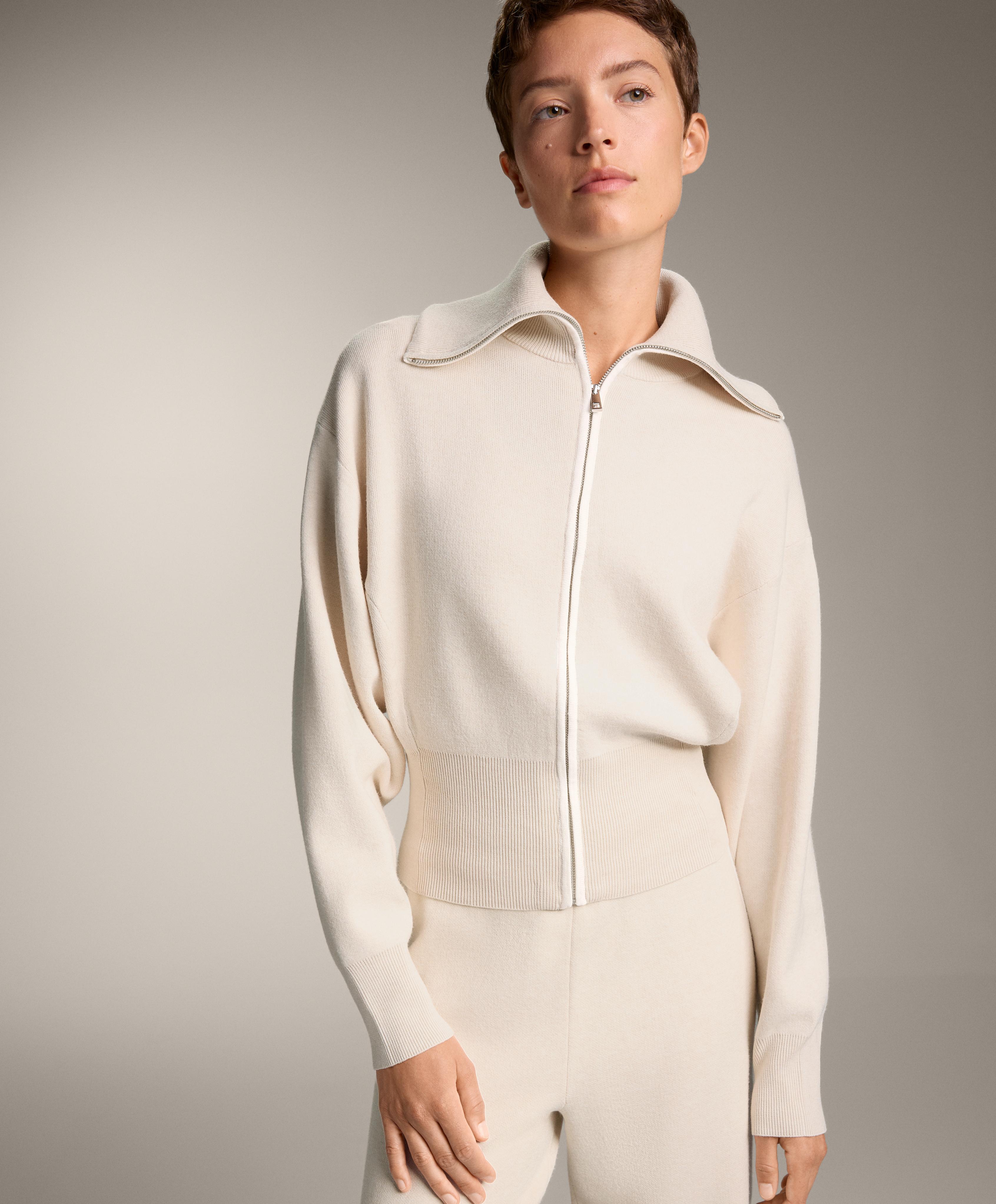 HIGH COLLAR KNIT JACKET WITH CONTRAST PIPING