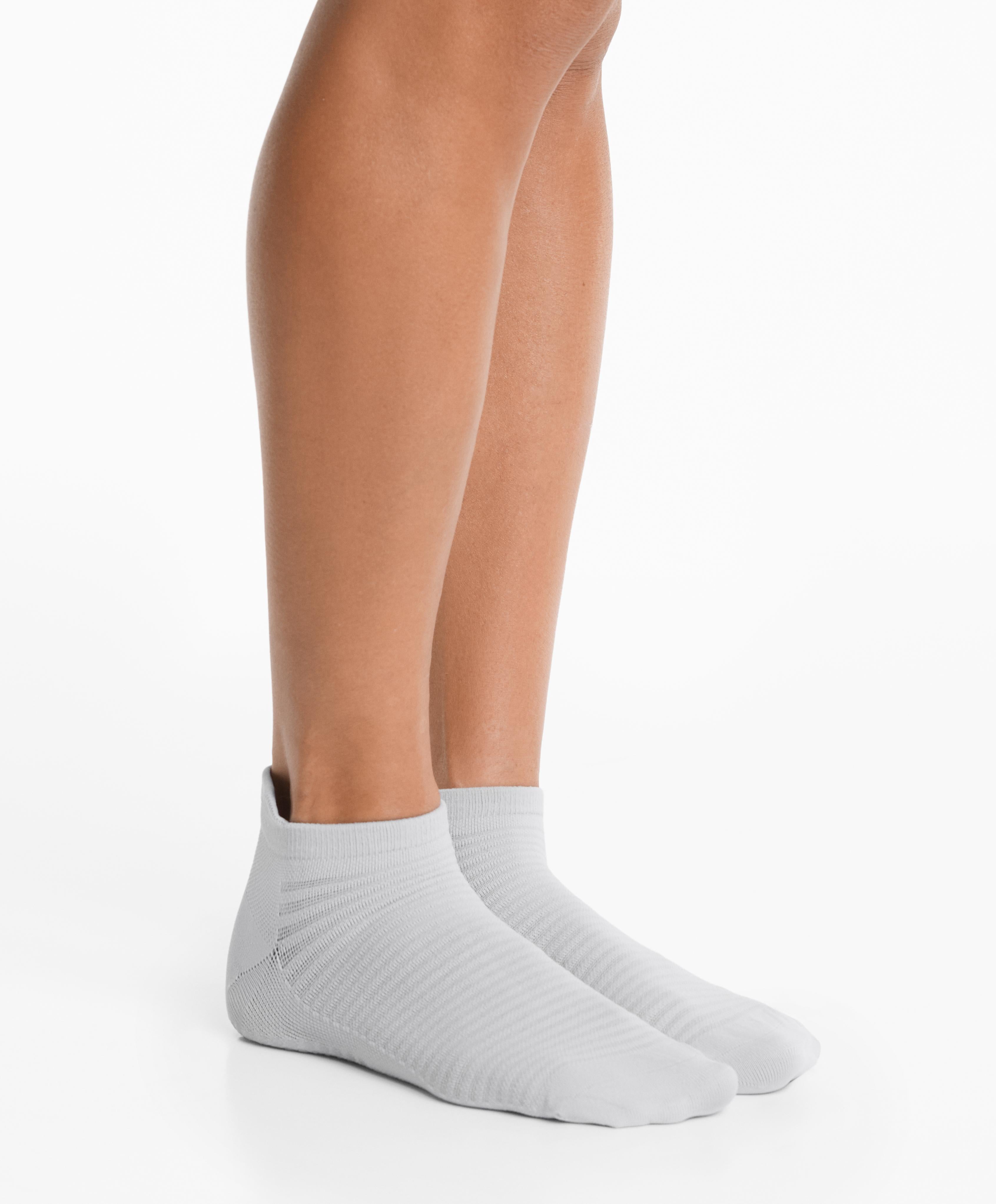 2 PAIRS OF POLYAMIDE BLEND YOGA AND PILATES SNEAKER SOCKS