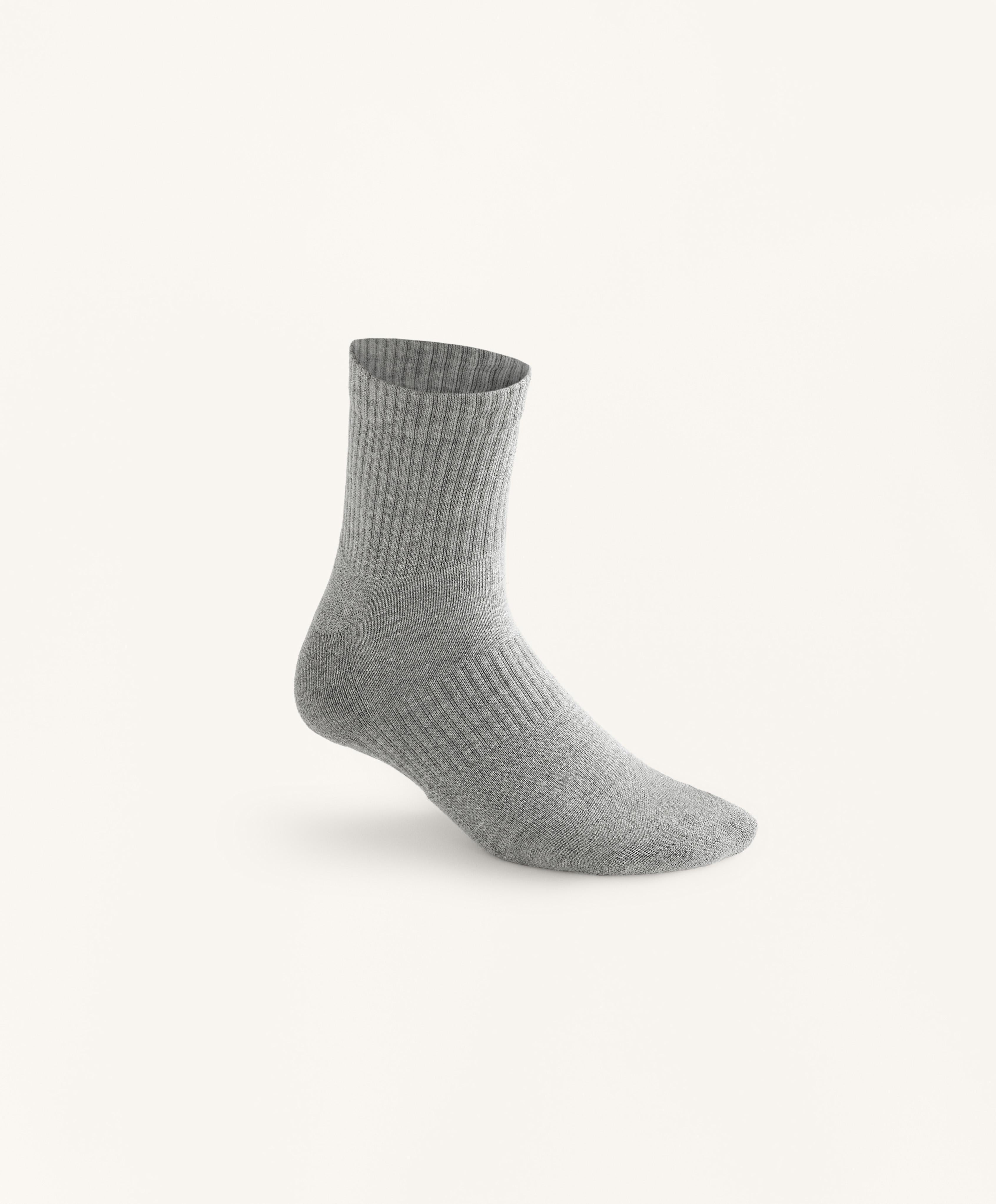 3 PAIRS OF QUARTER LENGTH SPORTS COTTON BLEND SOCKS