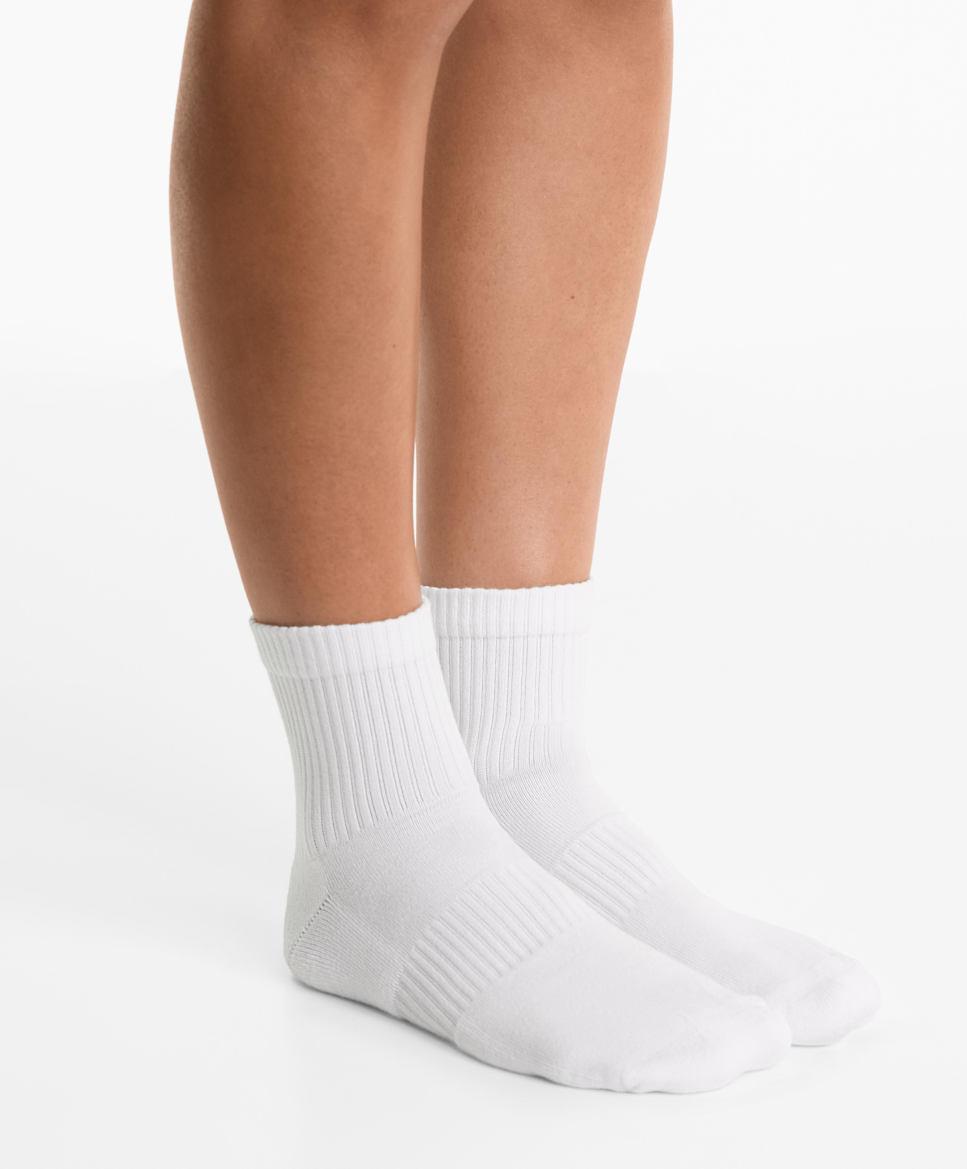 3 PAIRS OF QUARTER LENGTH SPORTS COTTON BLEND SOCKS