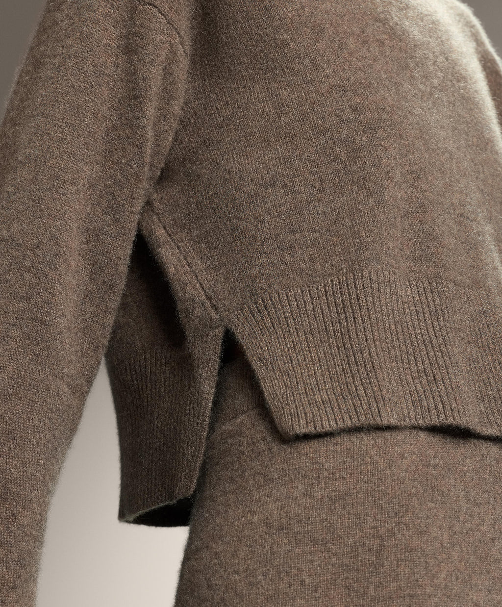 100% CASHMERE KNIT ROUND NECK JUMPER