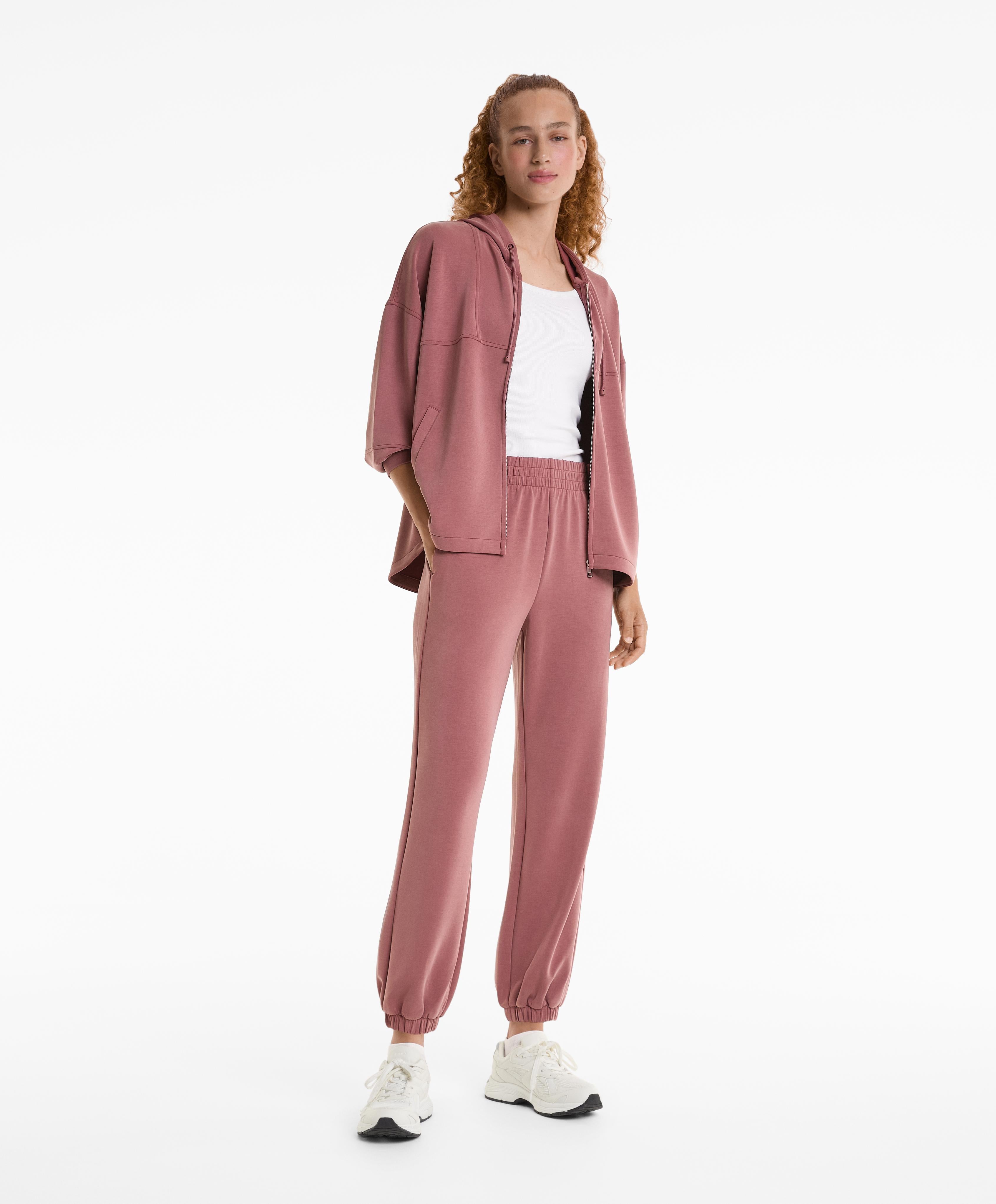 JOGGERS WITH MODAL