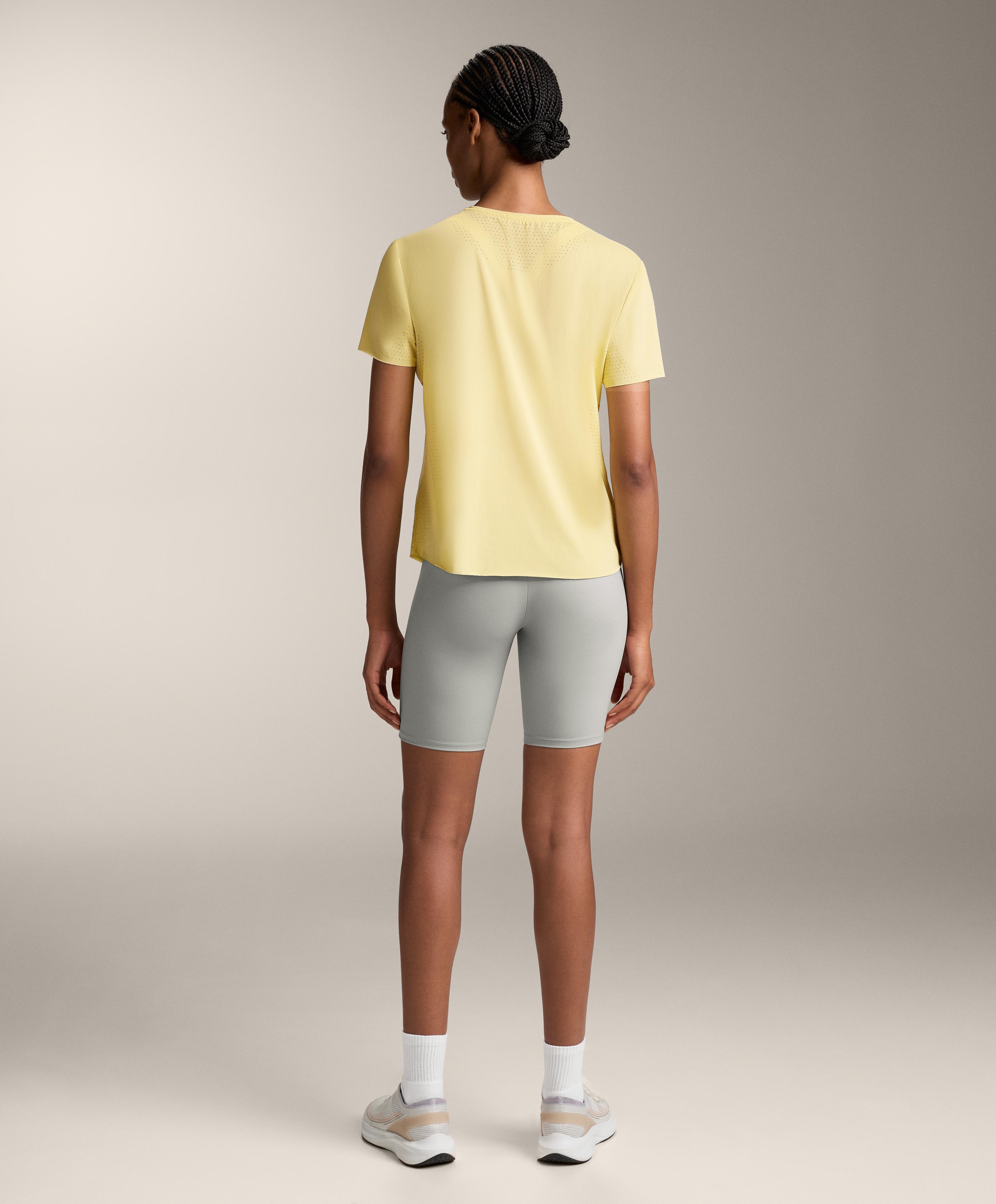 MICROPERFORATED SHORT SLEEVED TECHNICAL T SHIRT