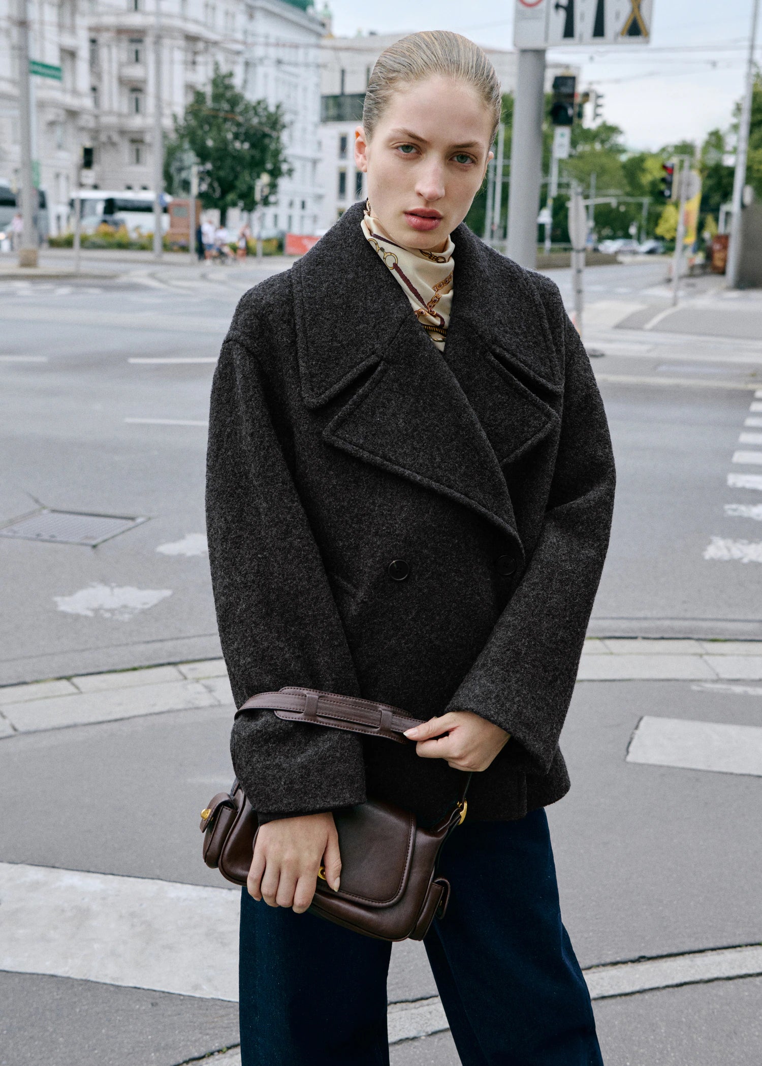 Shoulder Bag With Pockets Chocolate