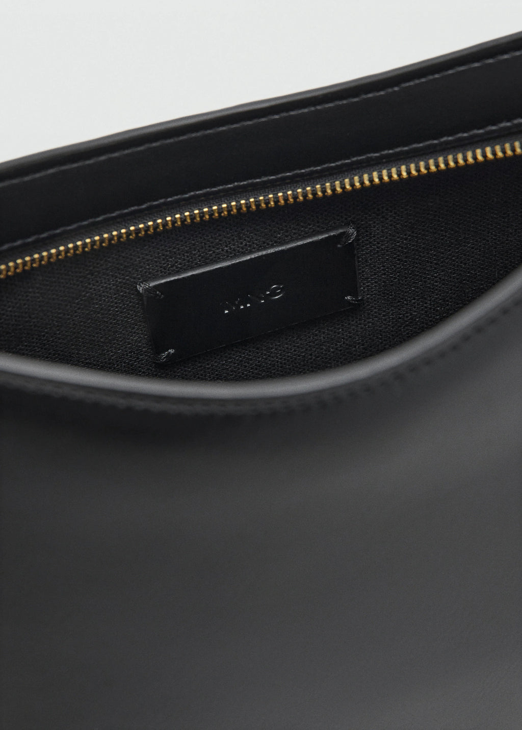 Oval Shoulder Bag Black