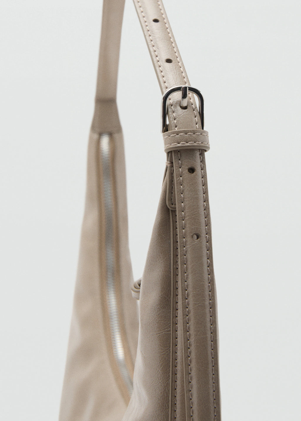 Medium Oval Shoulder Bag Light/Pastel Brown