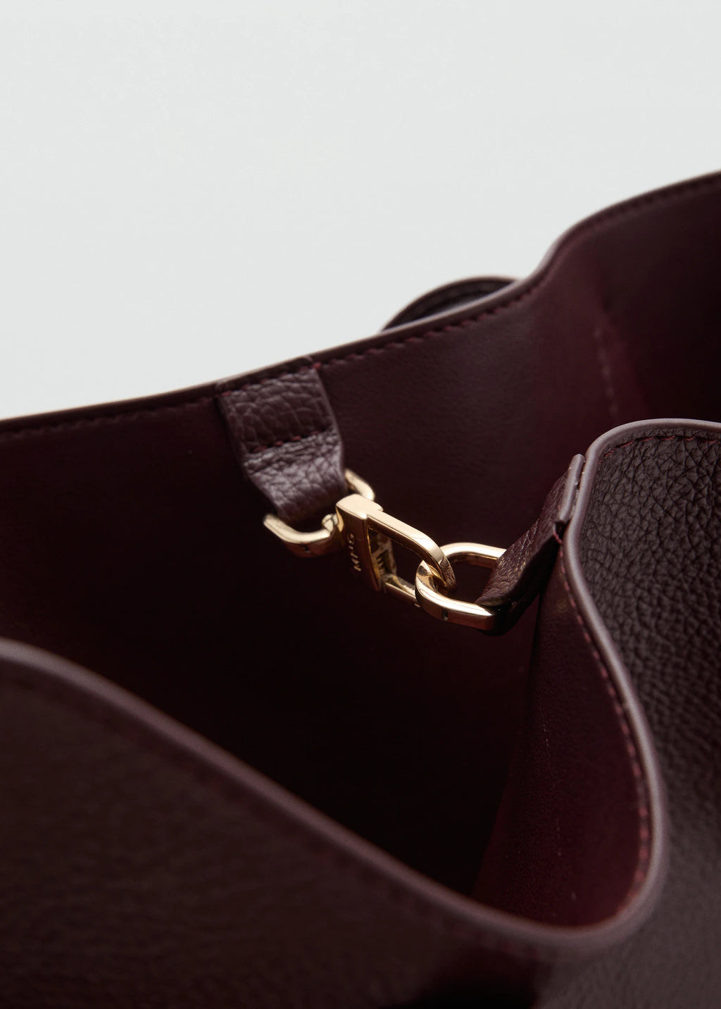Medium Bag With Pebbled Leather Effect Burgundy