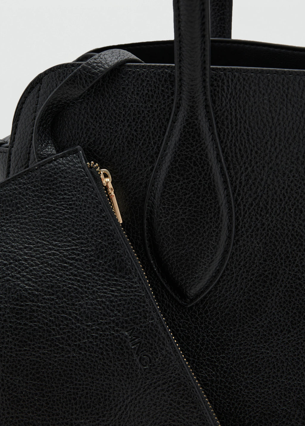 Medium Bag With Pebbled Leather Effect Black