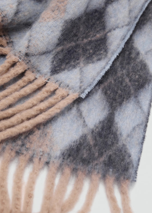 Diamond Pattern Scarf With Fringes Blue