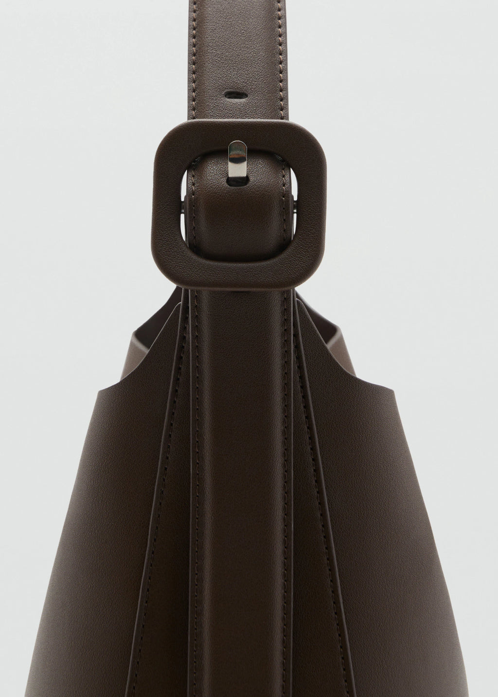Bucket Bag With Buckle Chocolate