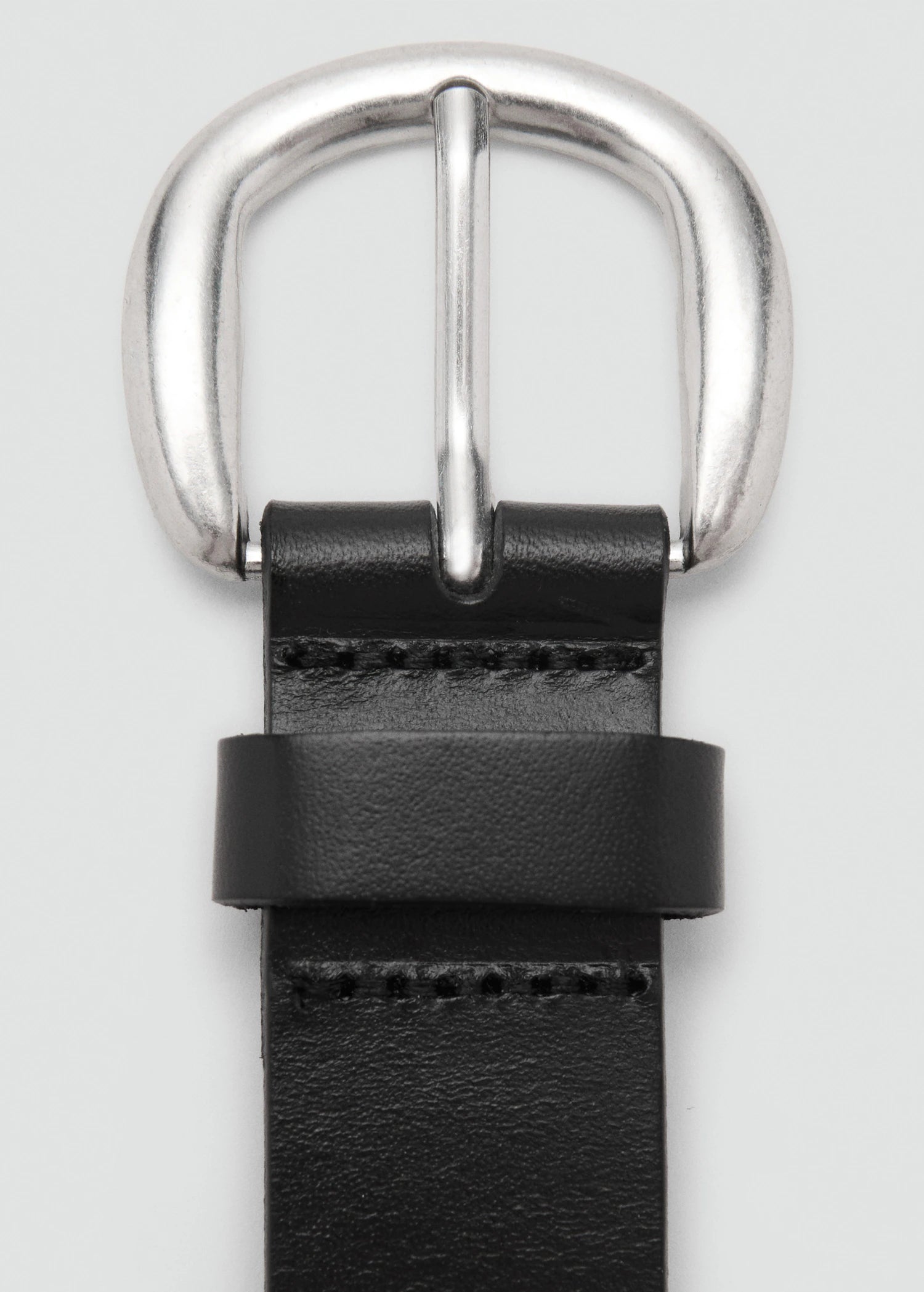 Rounded Buckle Leather Belt