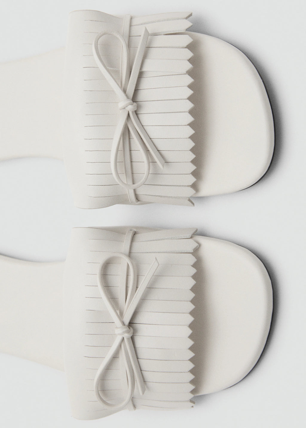 Fringed Sandals With Bow Detail