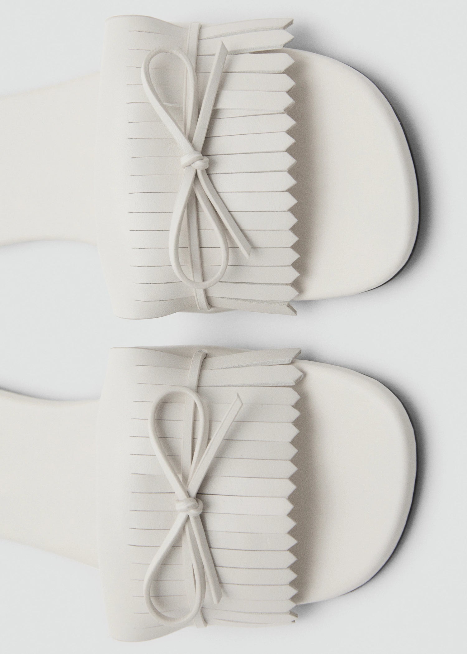 Fringed Sandals With Bow Detail