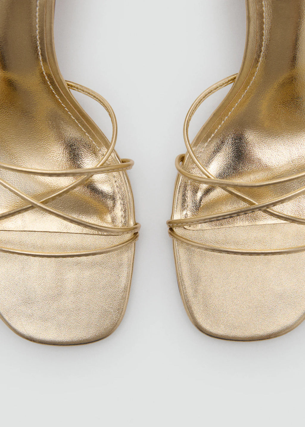 Heeled Sandal With Crossed Straps