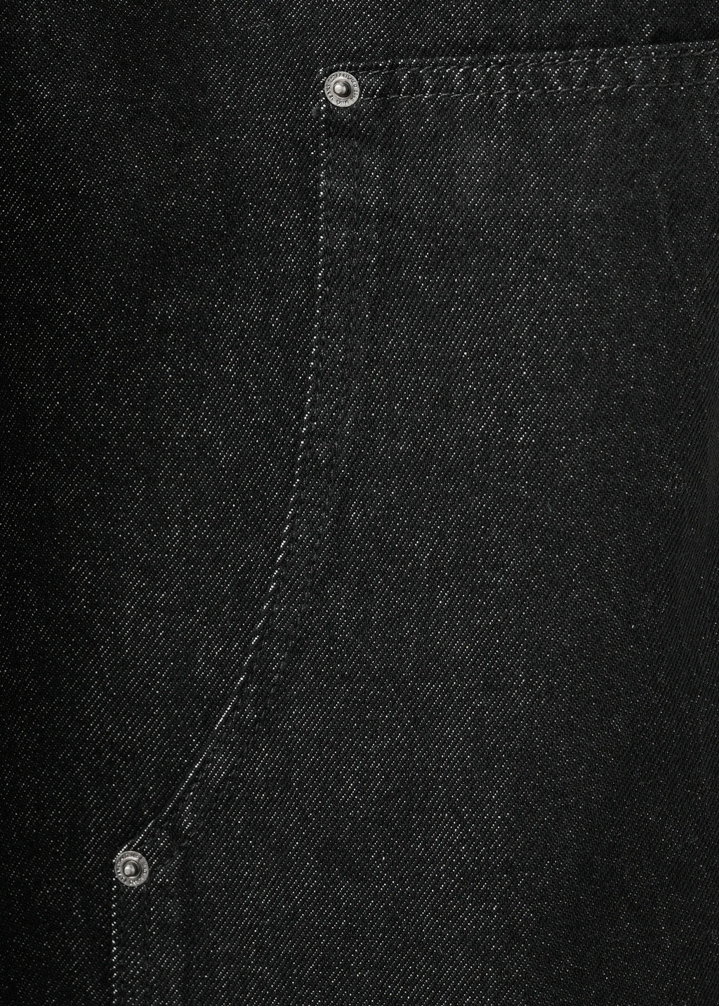 Barrel Jeans With Patches