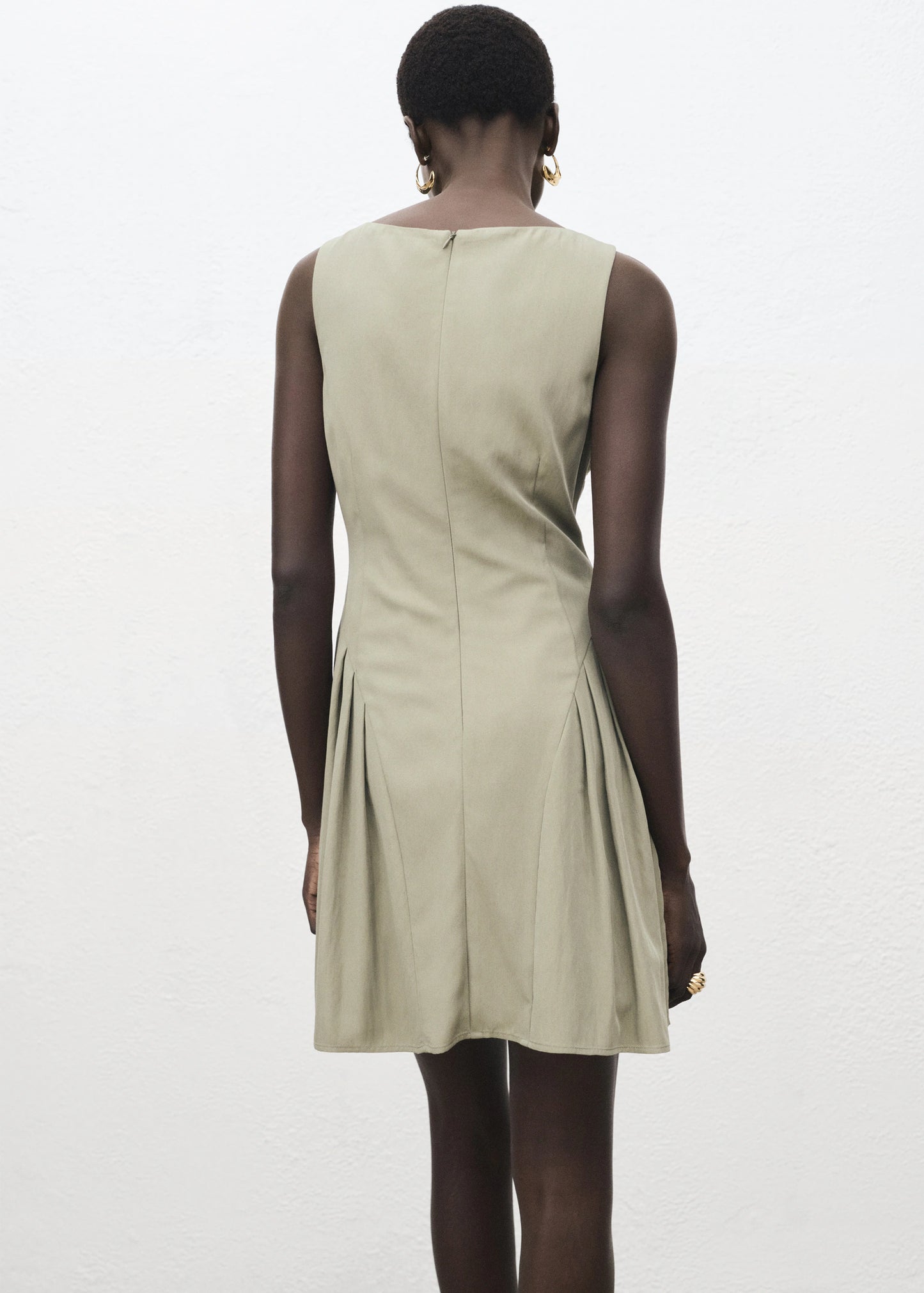 Boat Neck Dress With Pleats