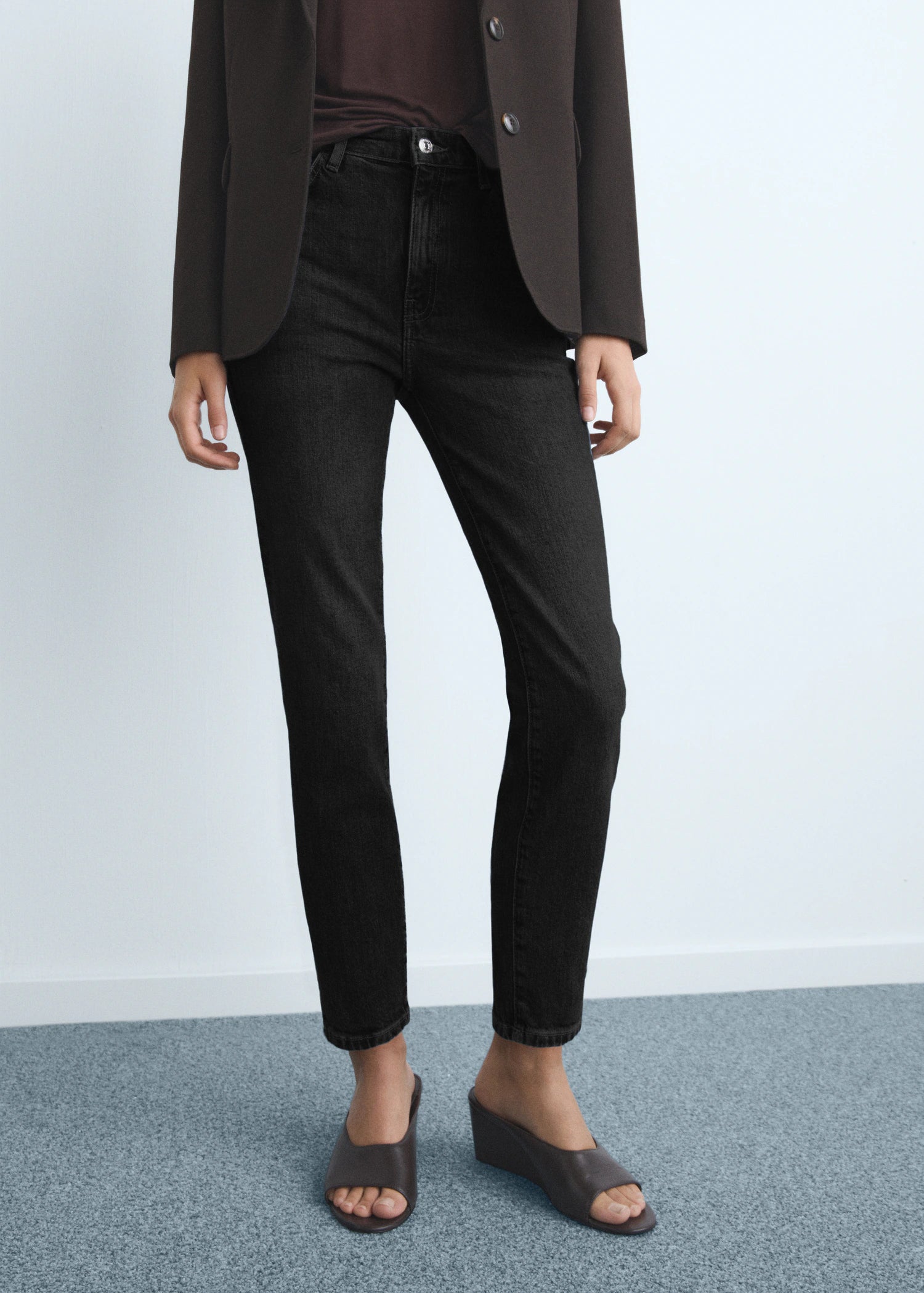 Claudia Slim Fit Cropped Jeans