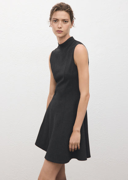 Dress With Perkins Collar And Stitching Detail