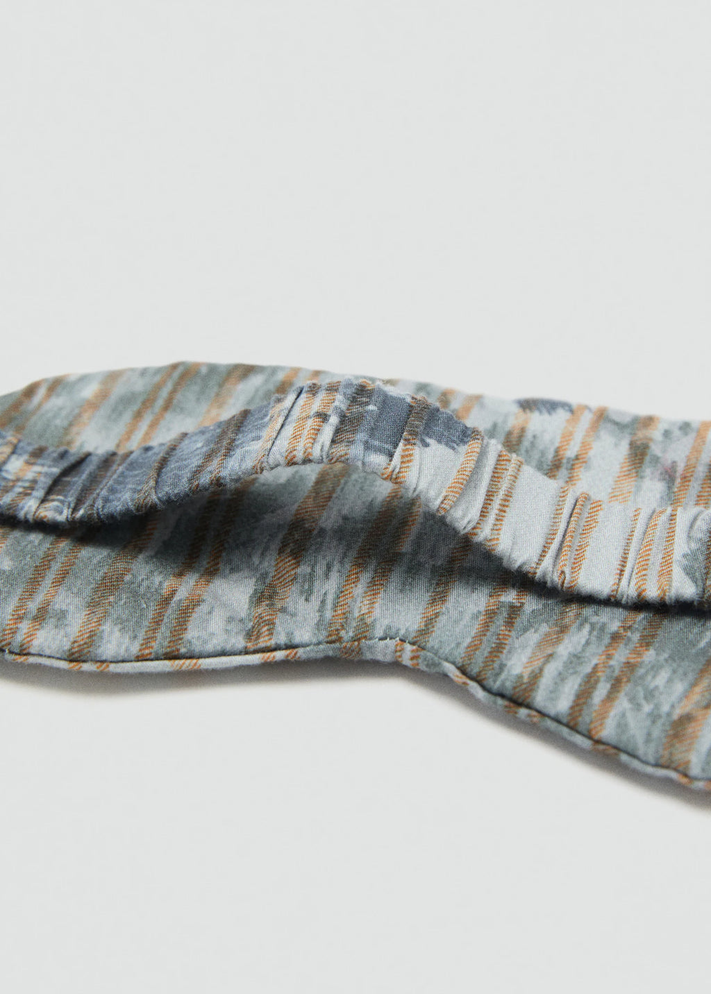 Eye Mask With Blurred Pattern