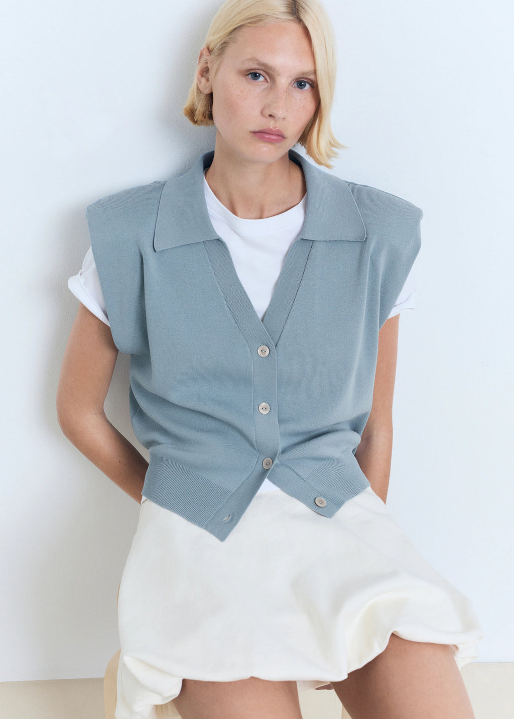 Fine Knit Shoulder Padded Waistcoat