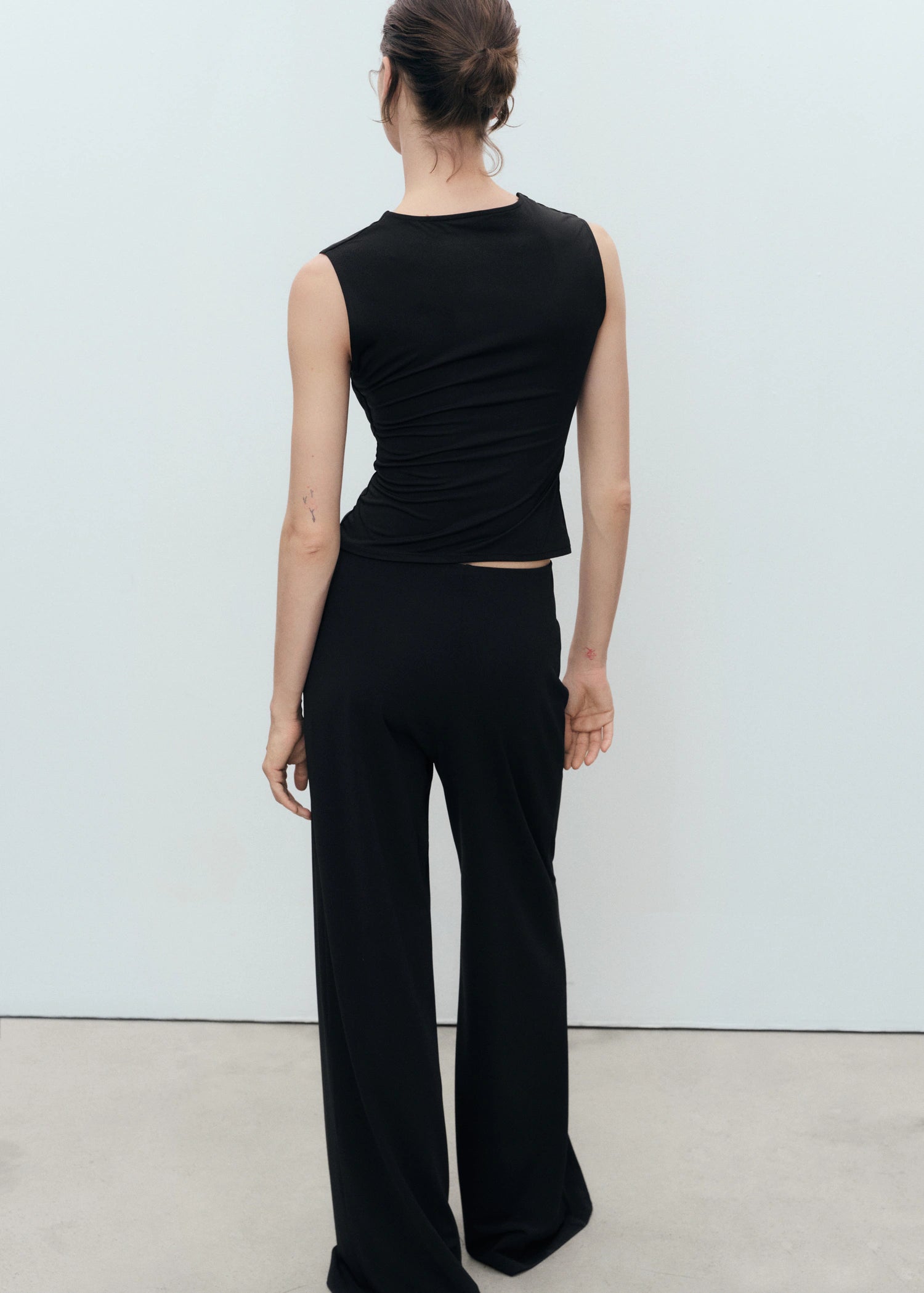 Fitted Top With Wide Straps