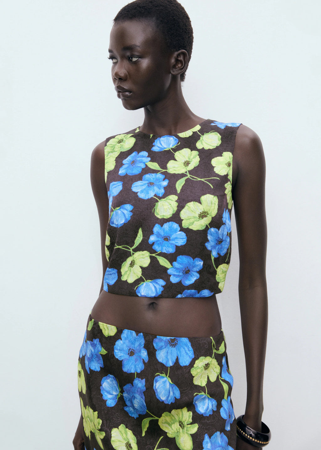 Floral Print Open Back Cropped Blouse