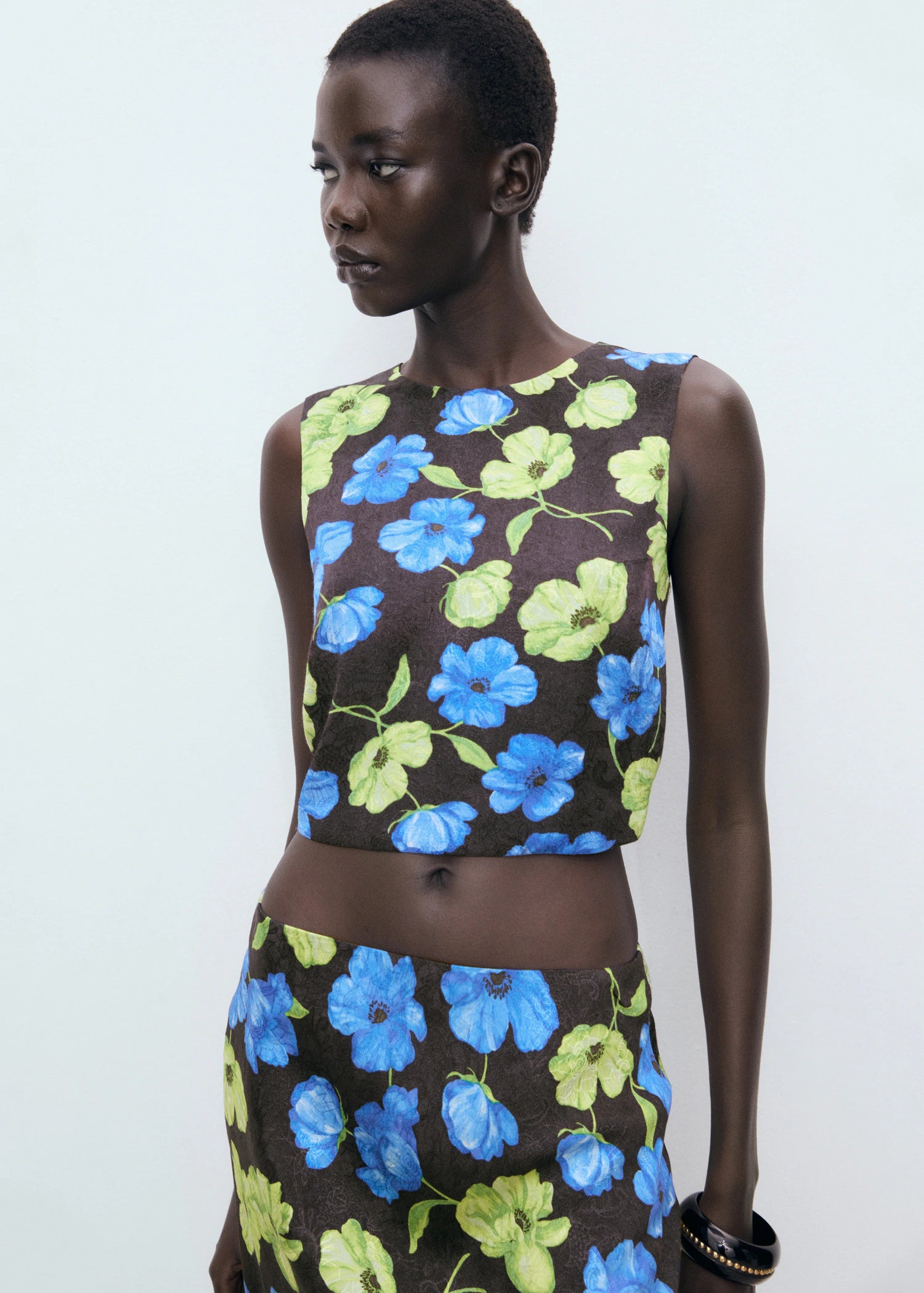 Floral Print Open Back Cropped Blouse