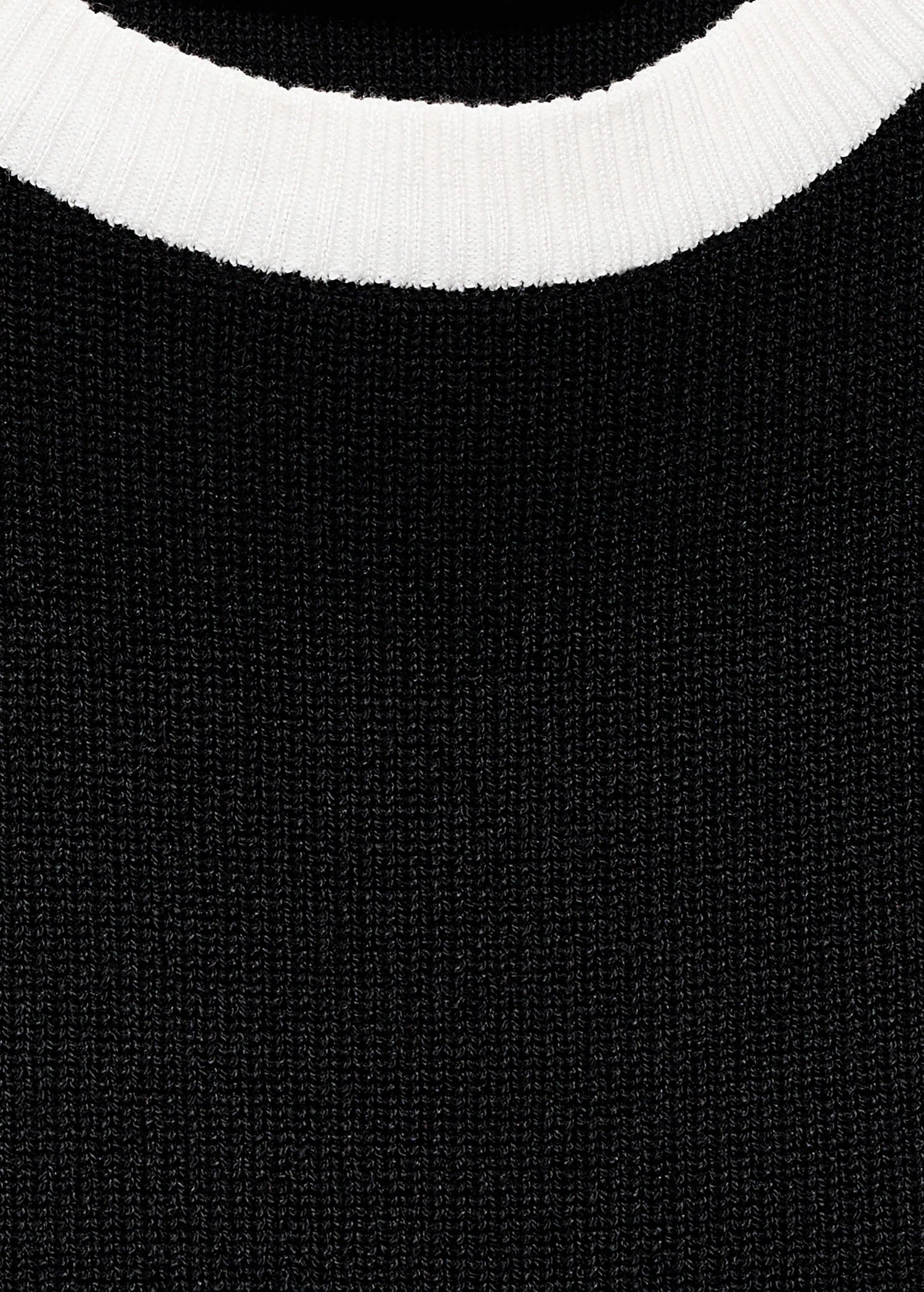 Knitted Top With Contrasting Piping