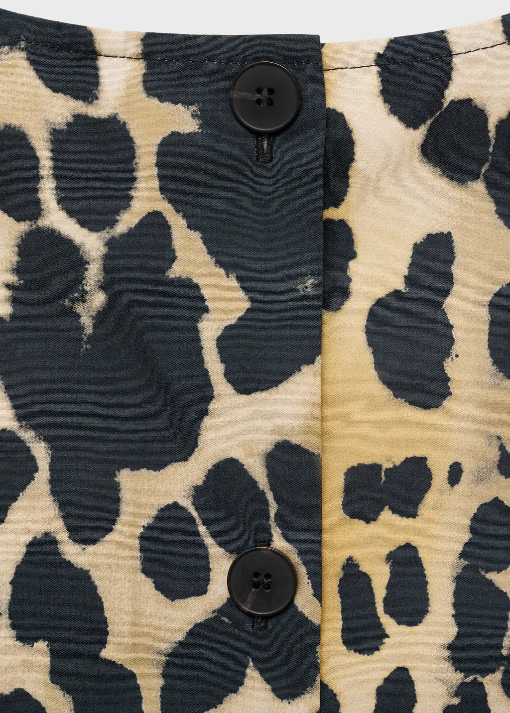 Leopard Print Buttoned Crop Top