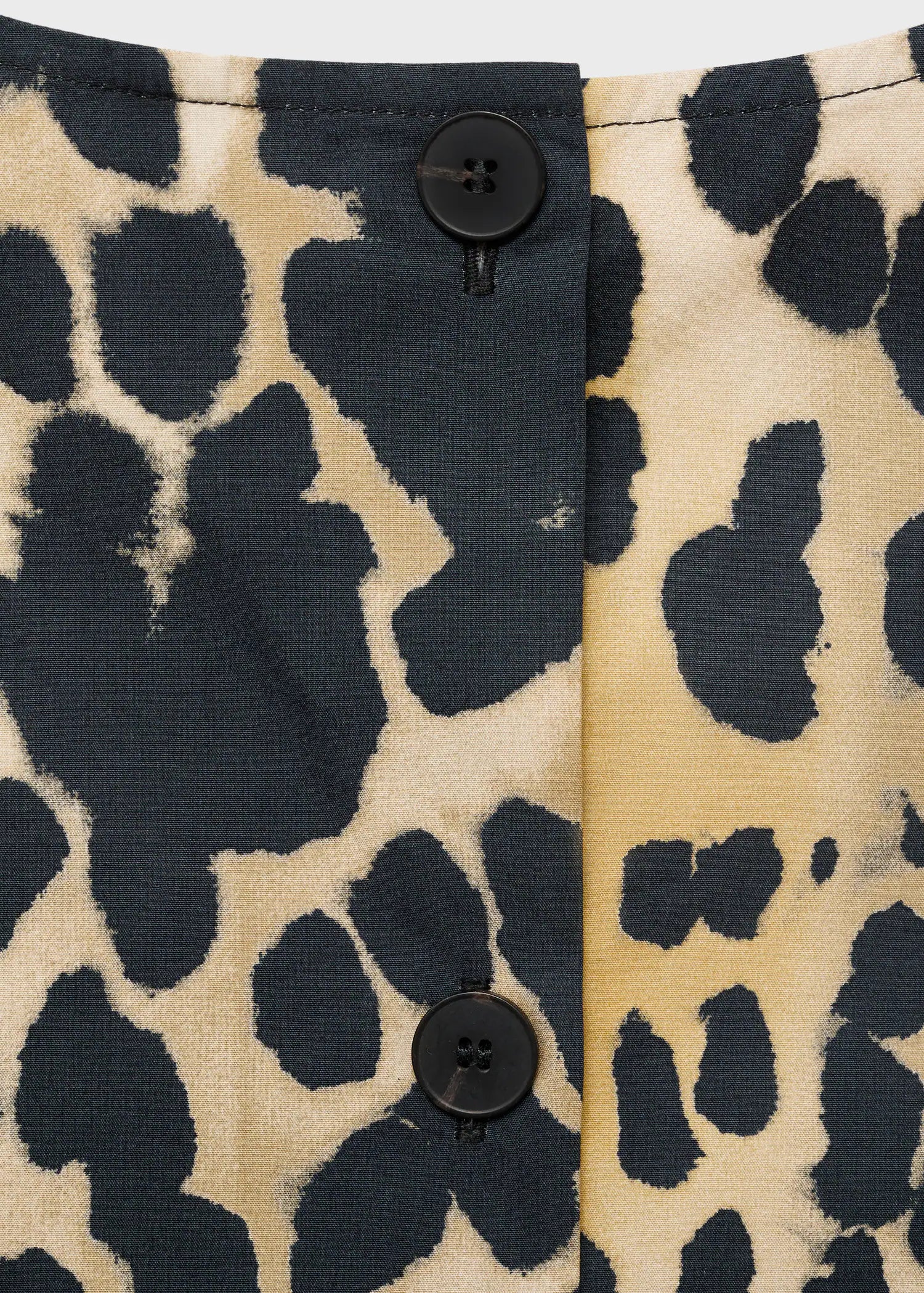 Leopard Print Buttoned Crop Top