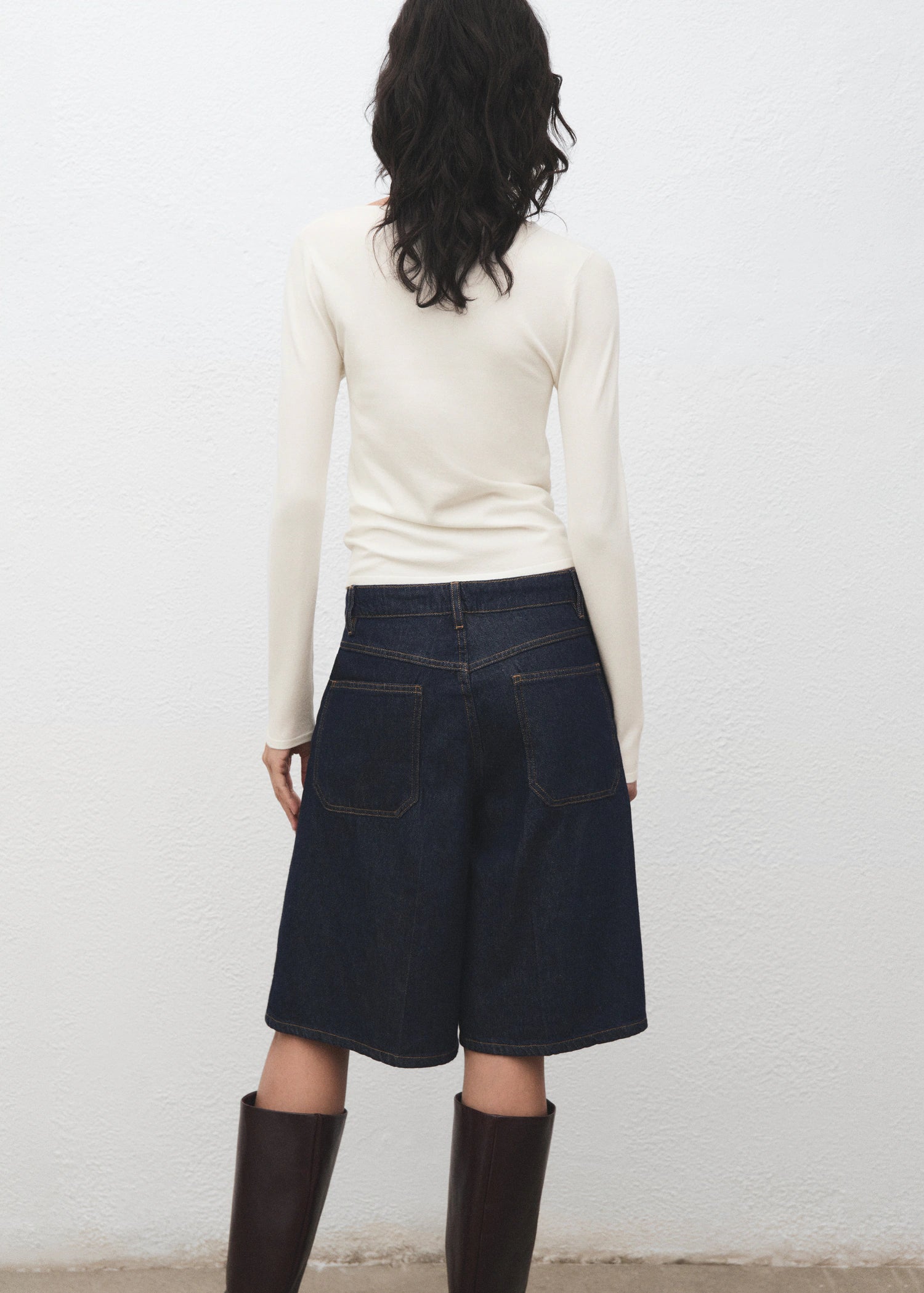 Long Sleeved Fine Knit Sweater