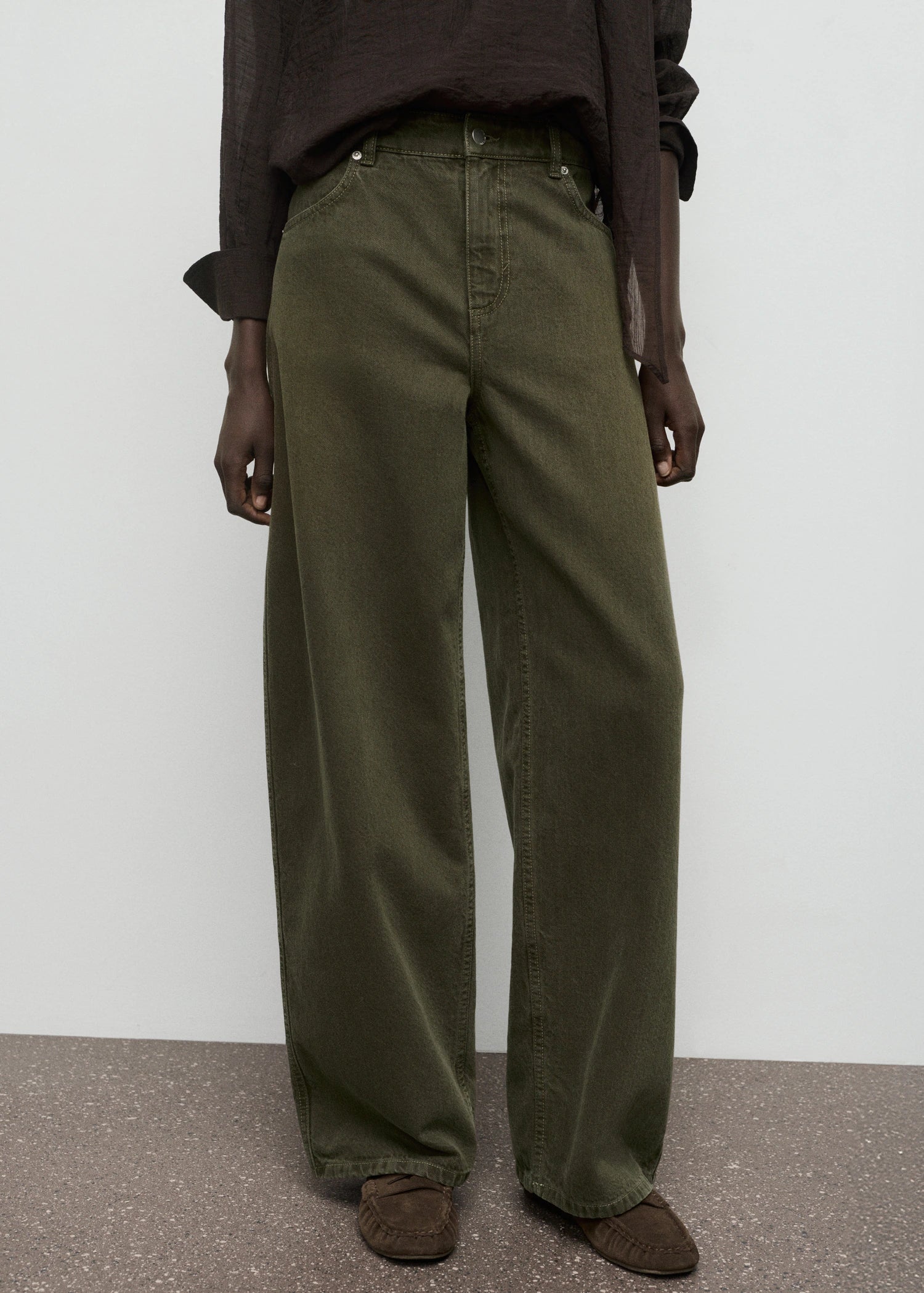 Low Rise Barrel Jeans